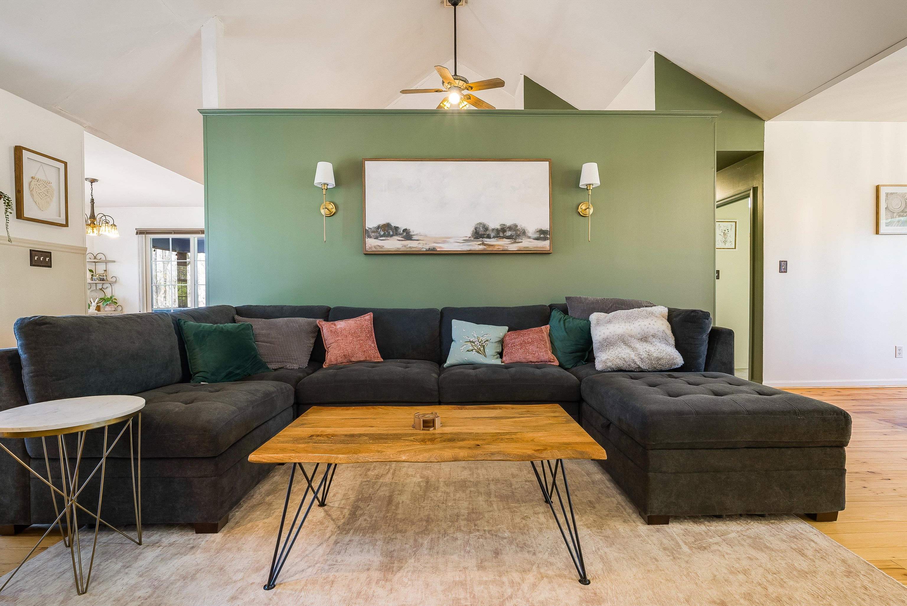 553 HIDDEN VALLEYS RD