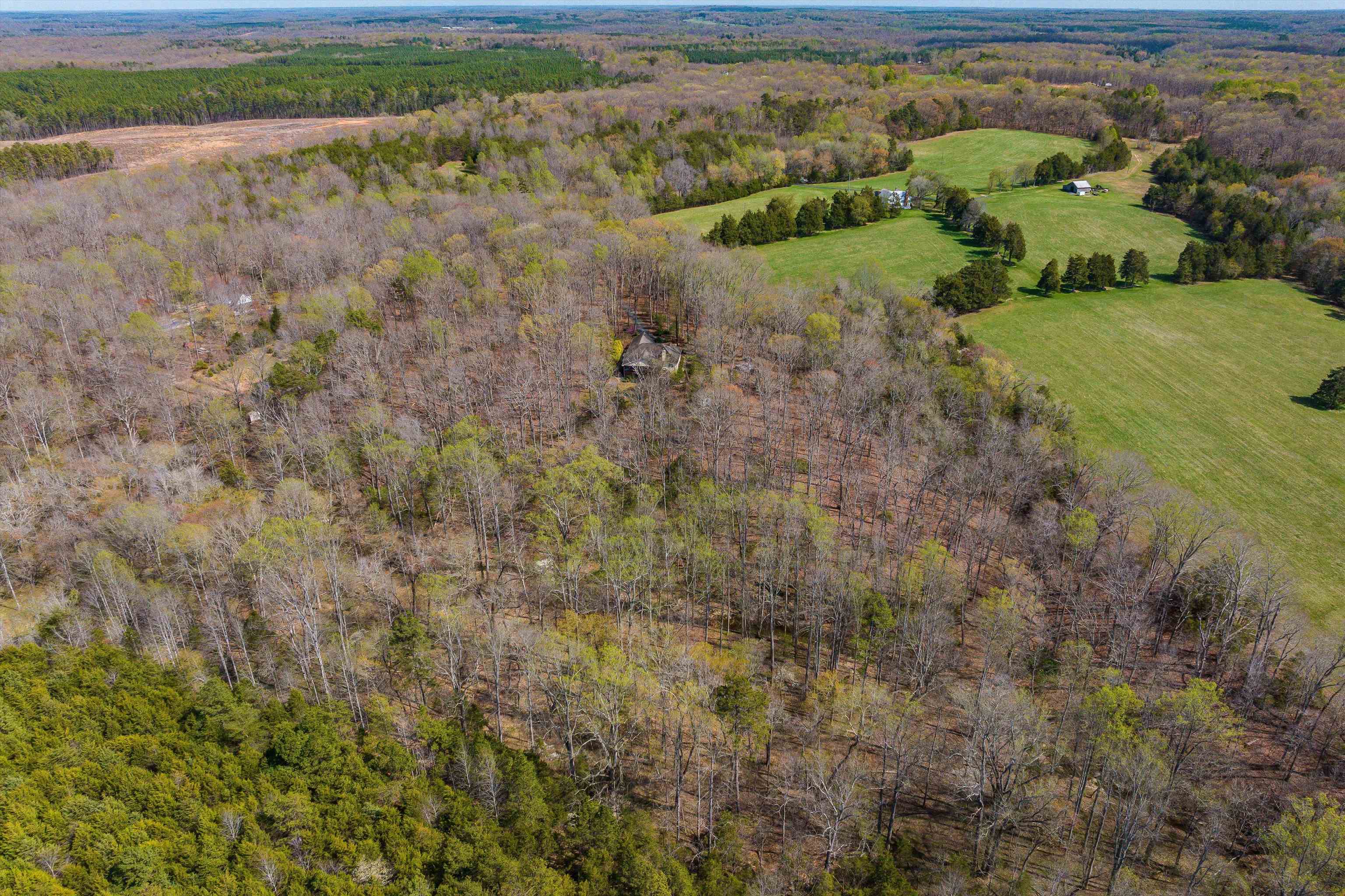 553 HIDDEN VALLEYS RD