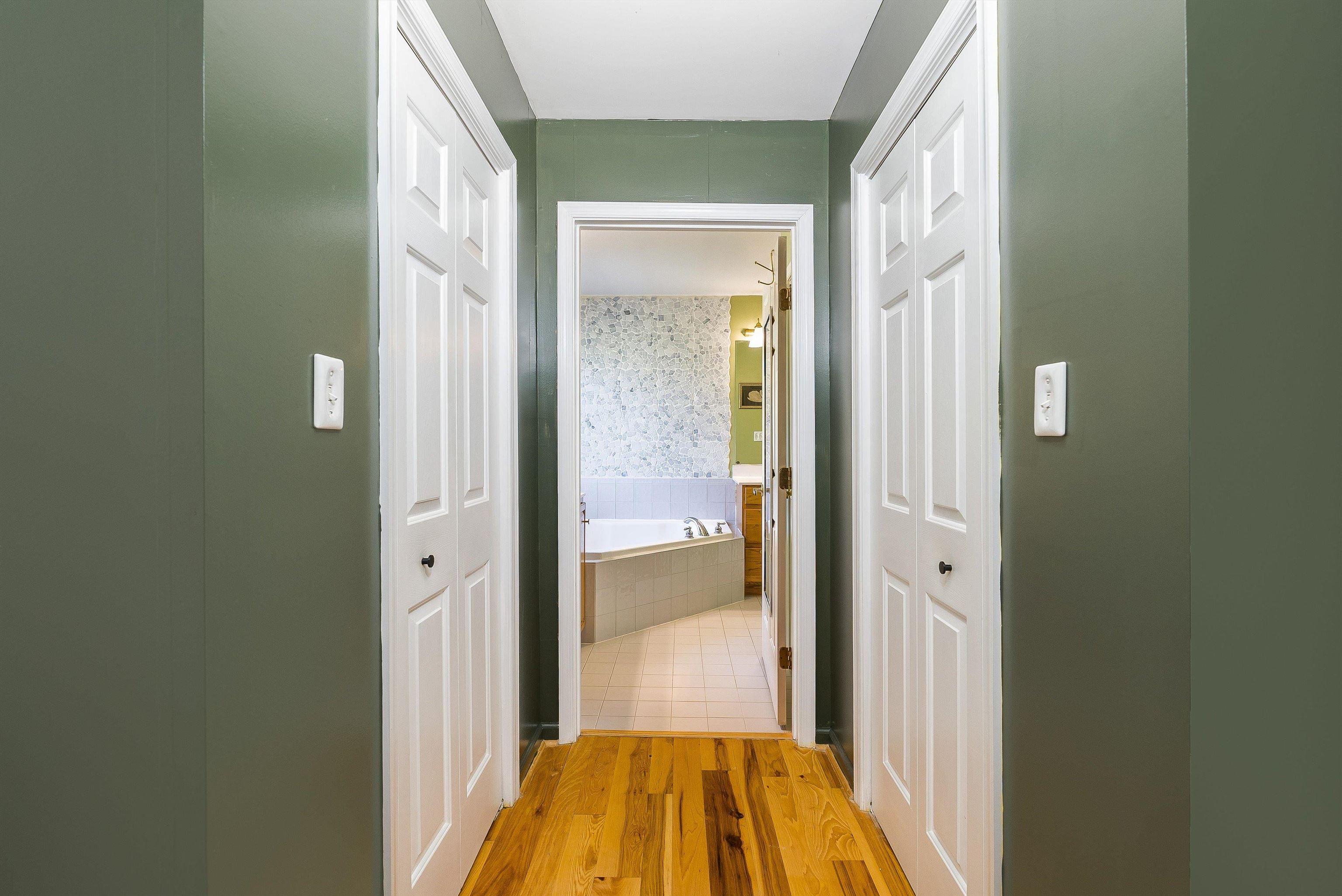 553 HIDDEN VALLEYS RD