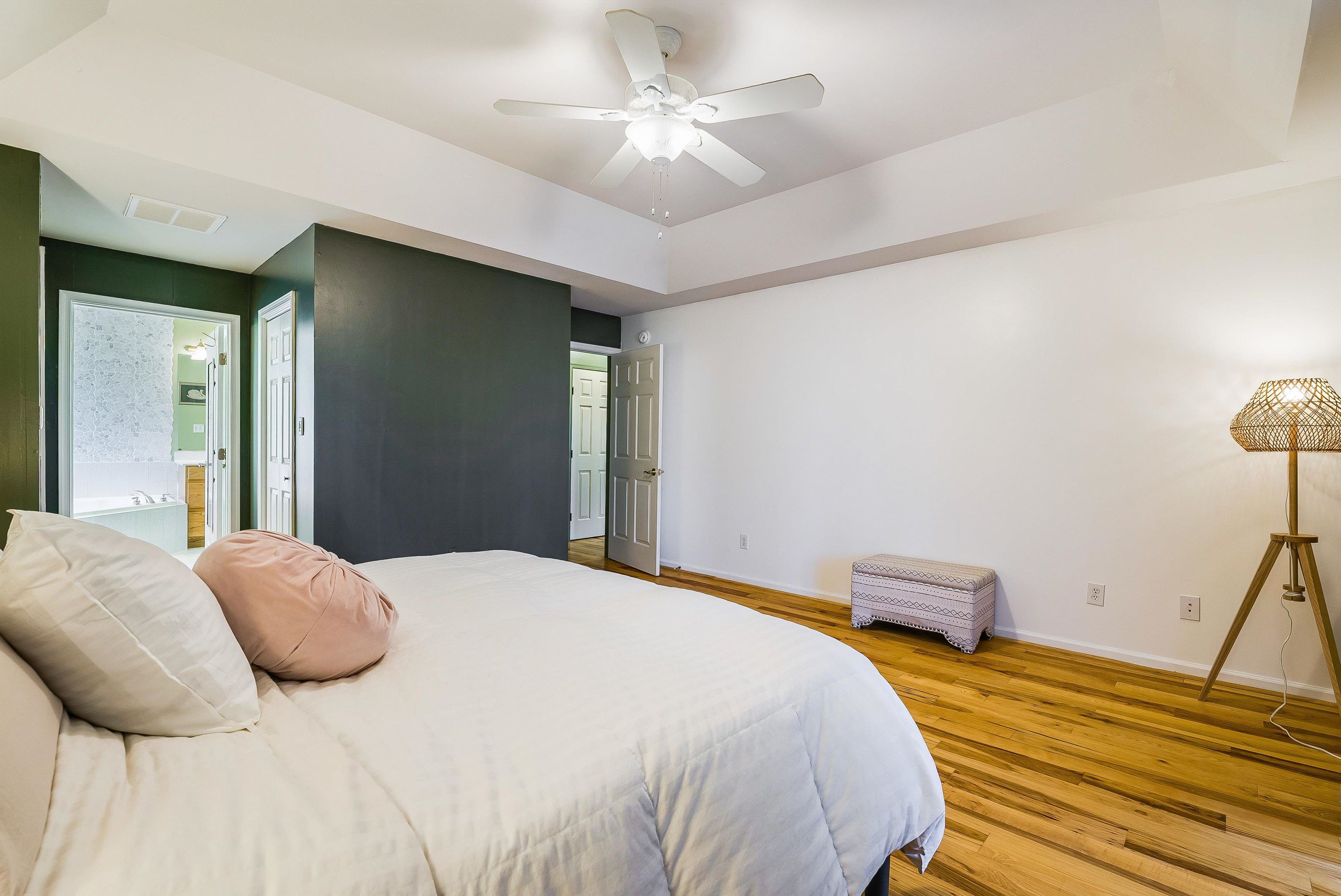 553 HIDDEN VALLEYS RD