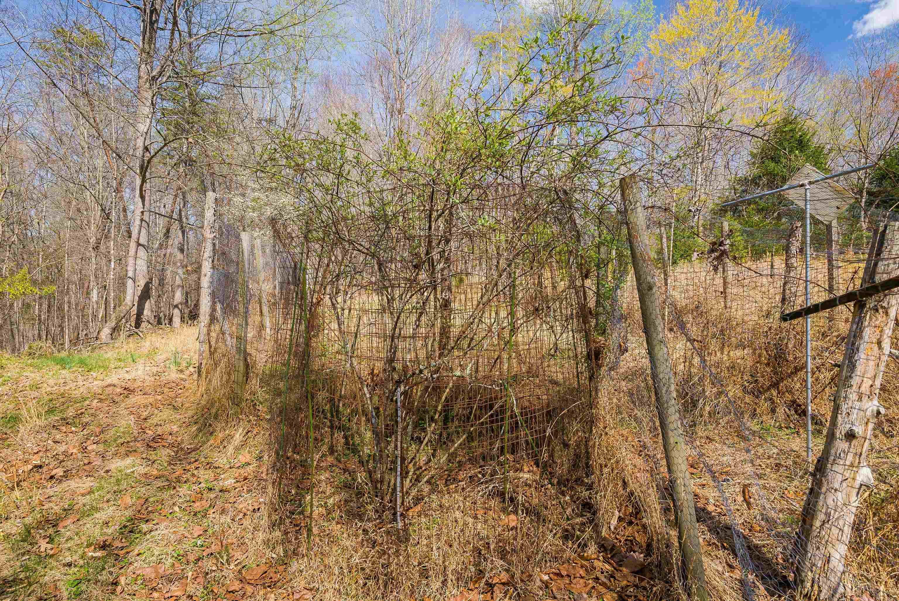 553 HIDDEN VALLEYS RD