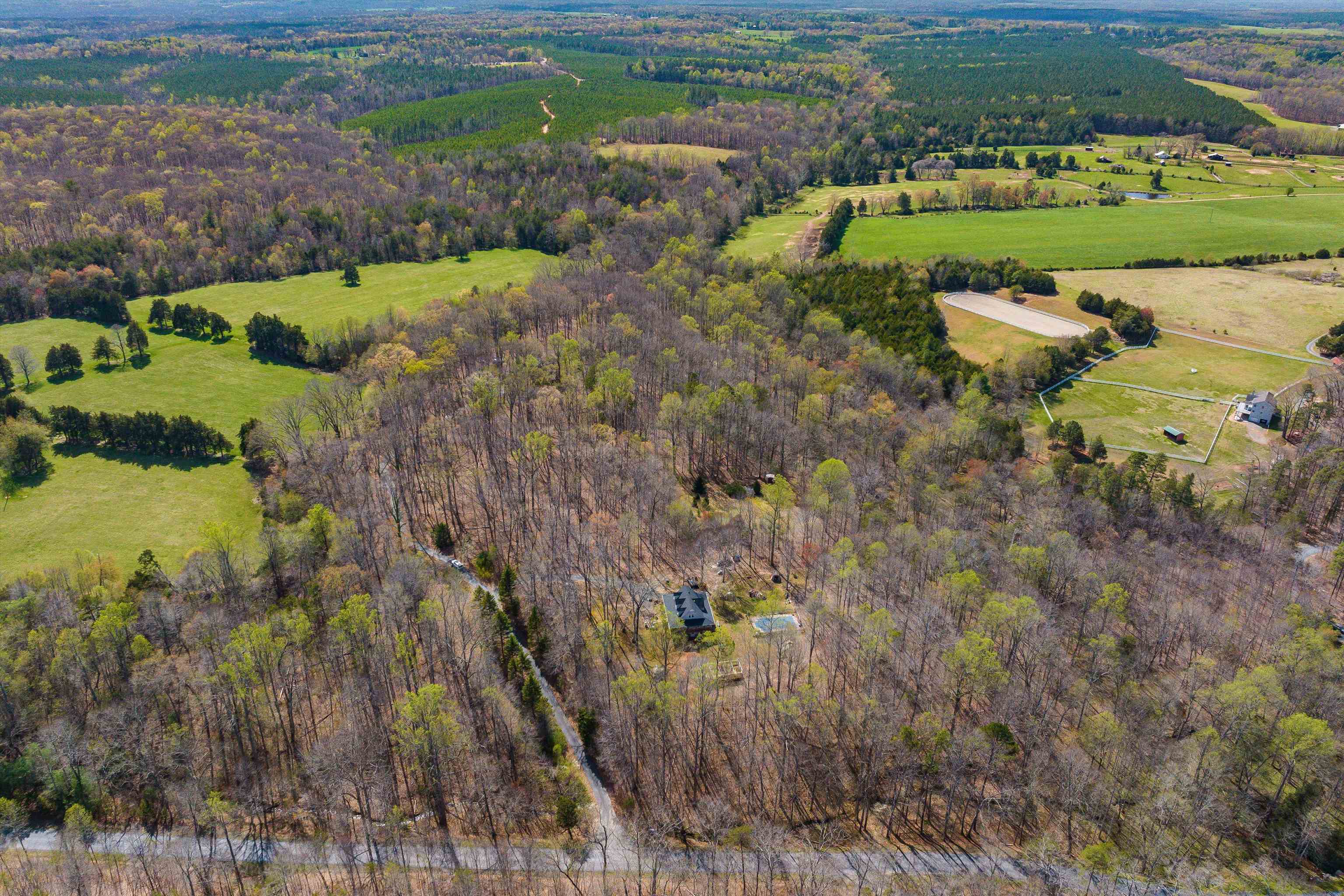 553 HIDDEN VALLEYS RD