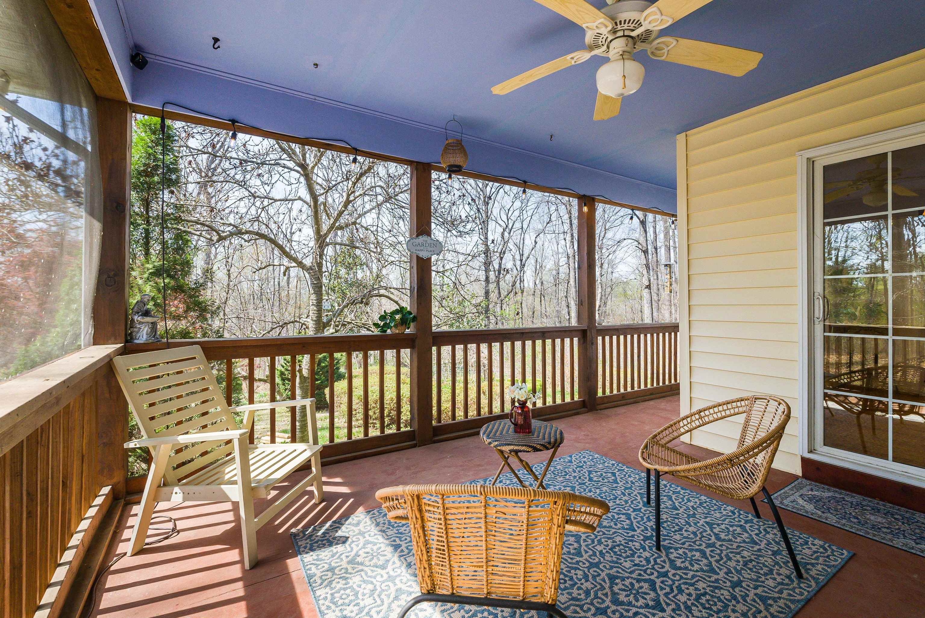 553 HIDDEN VALLEYS RD