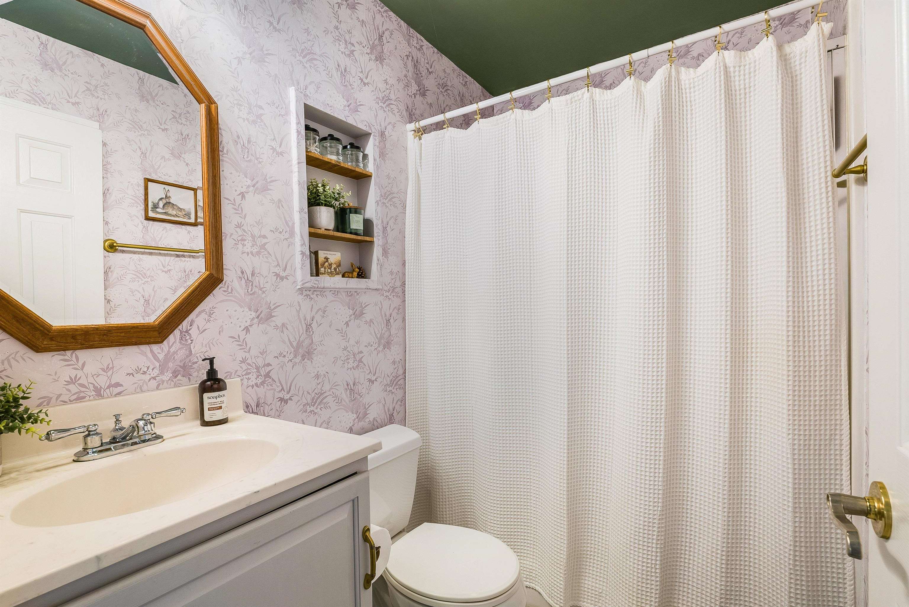 553 HIDDEN VALLEYS RD