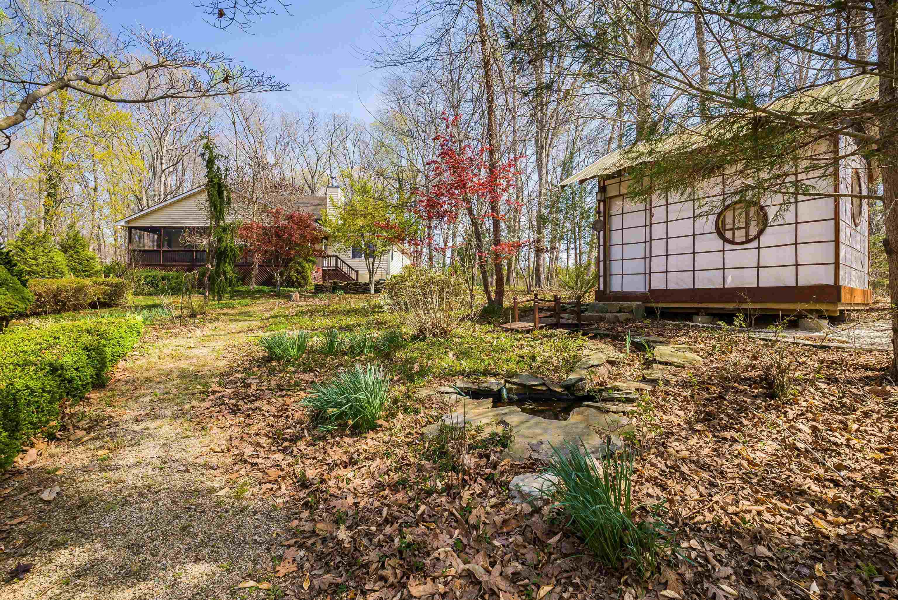 553 HIDDEN VALLEYS RD