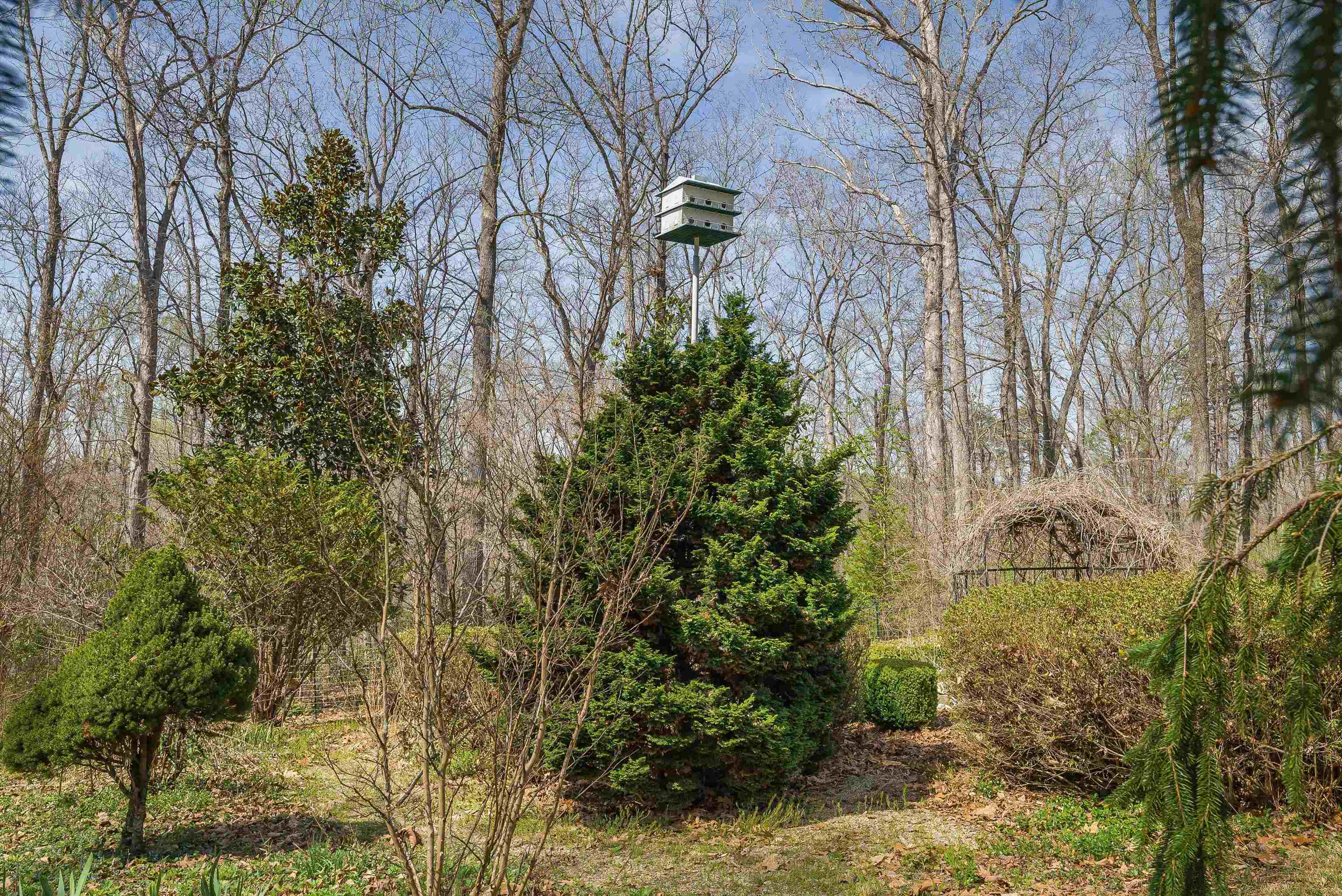 553 HIDDEN VALLEYS RD