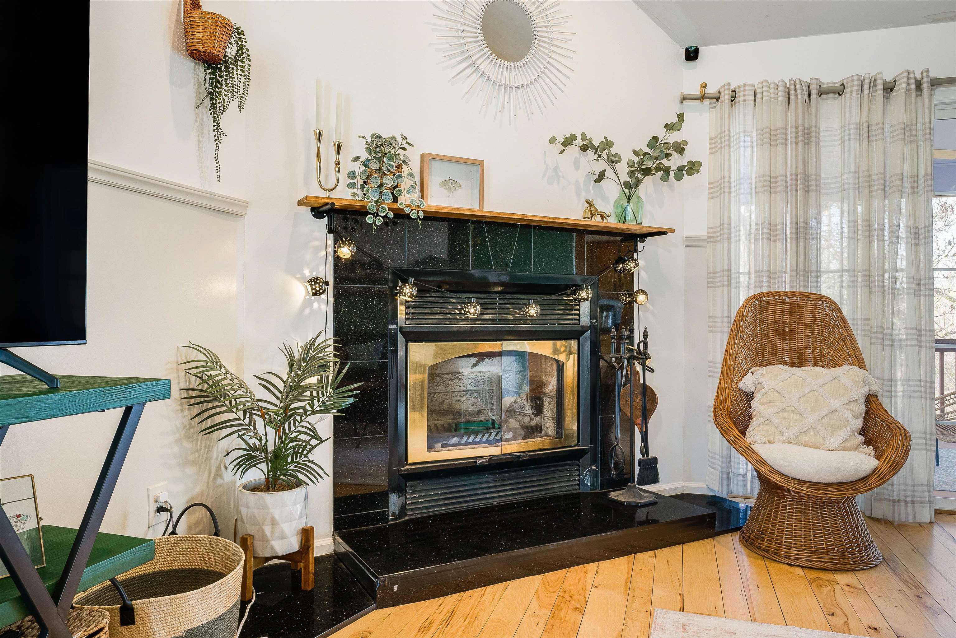 553 HIDDEN VALLEYS RD