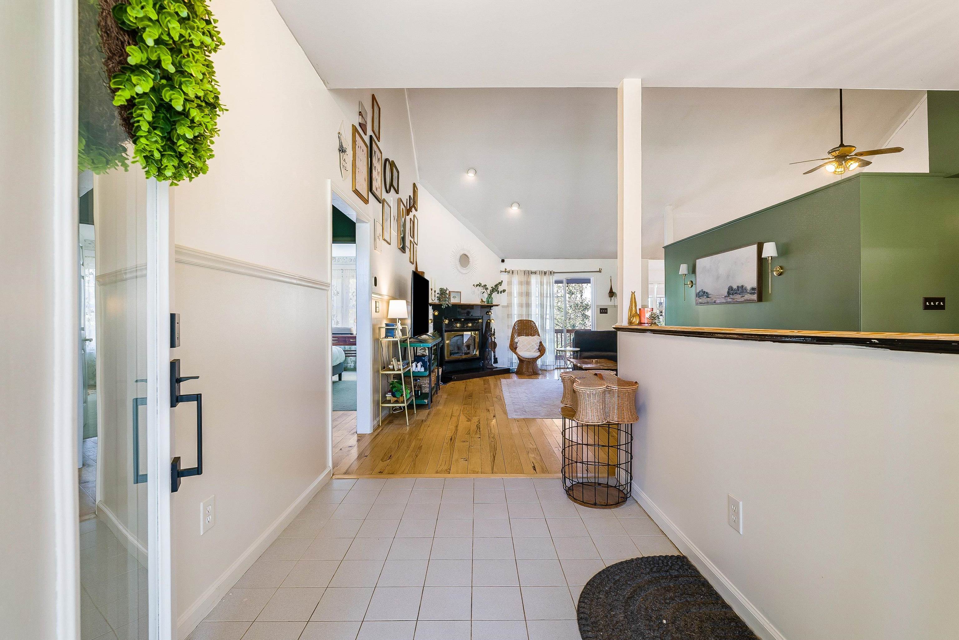 553 HIDDEN VALLEYS RD