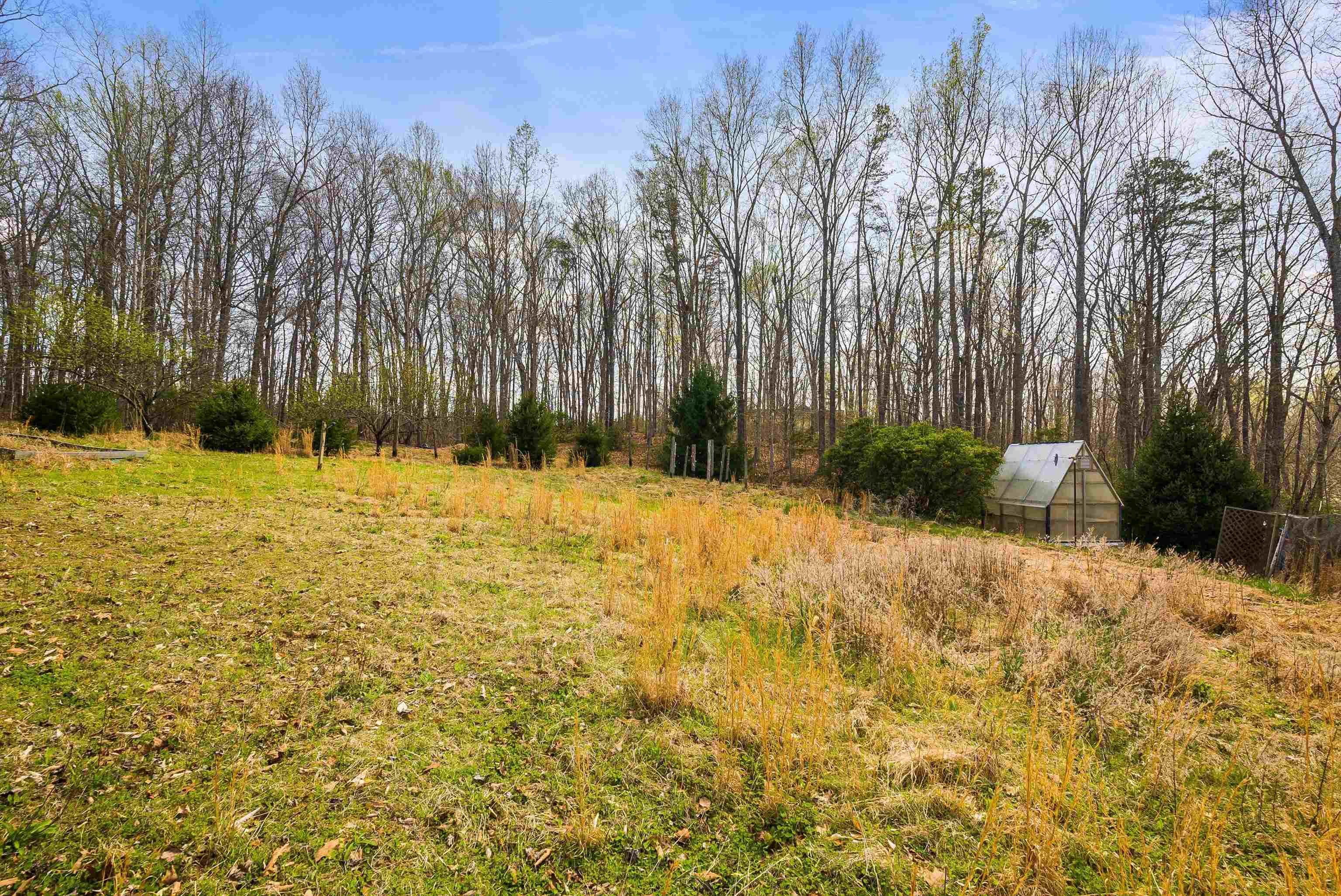 553 HIDDEN VALLEYS RD