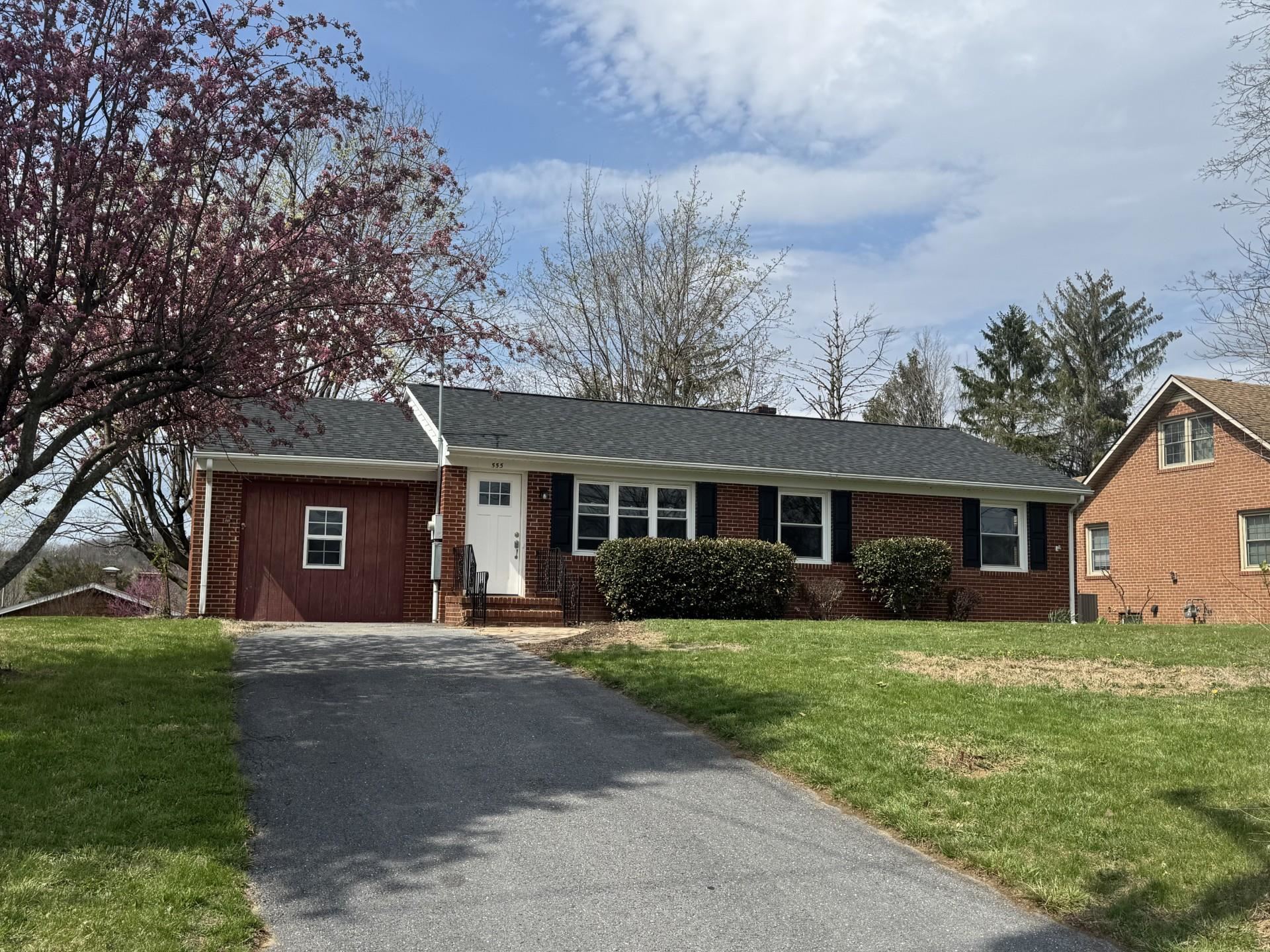 555 HARTMAN DR