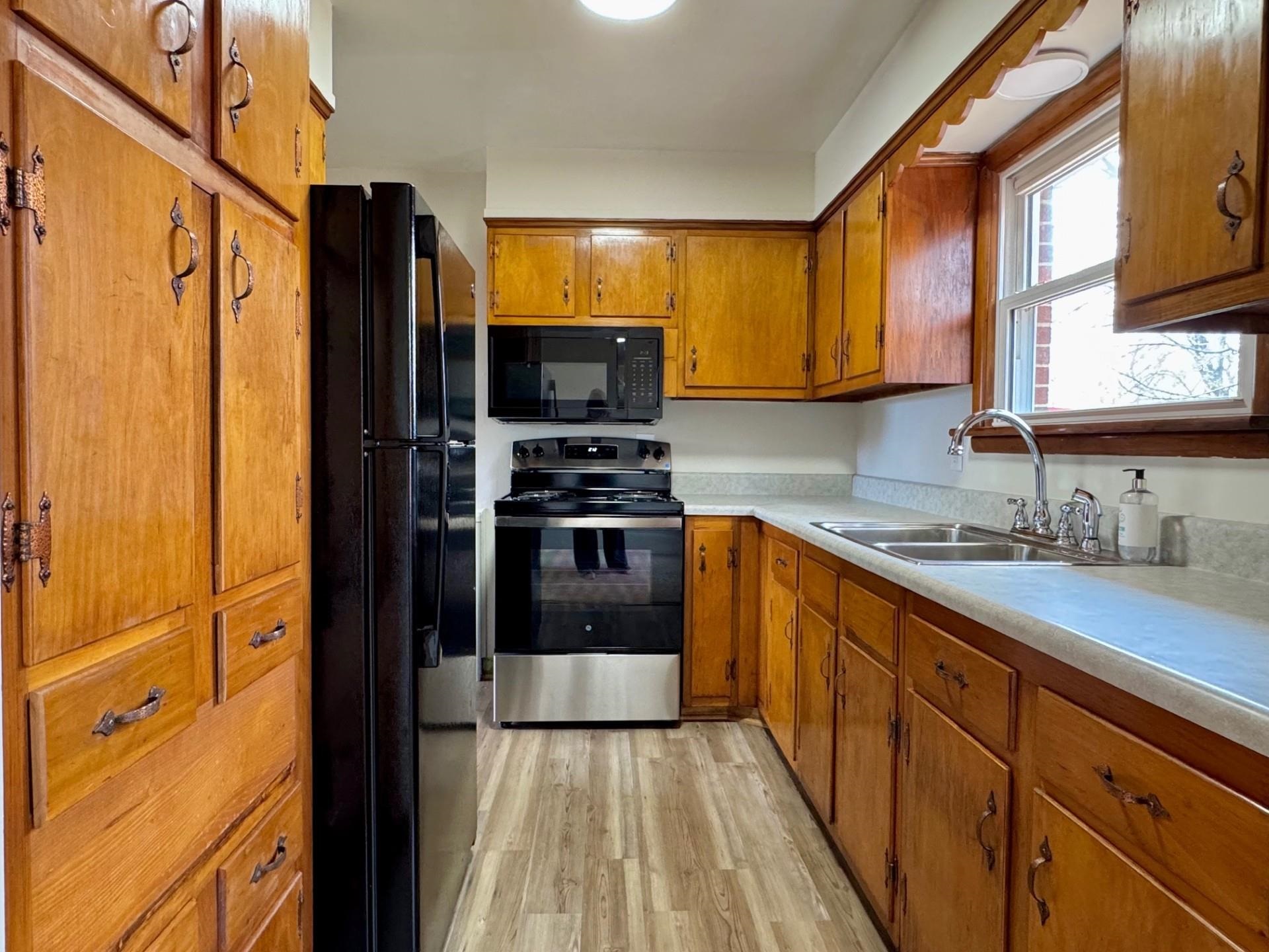 555 HARTMAN DR