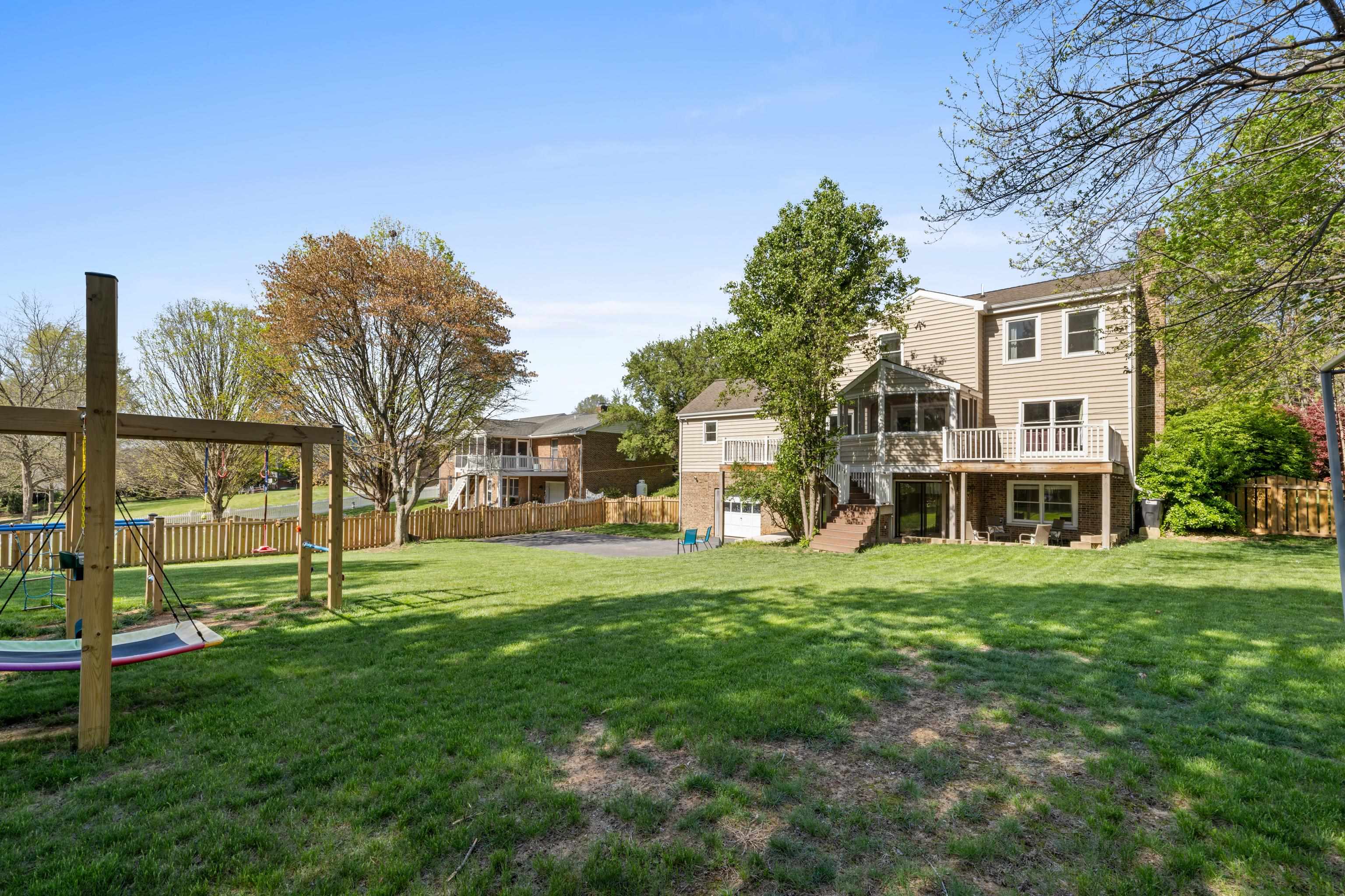 1368 BLUEWATER RD