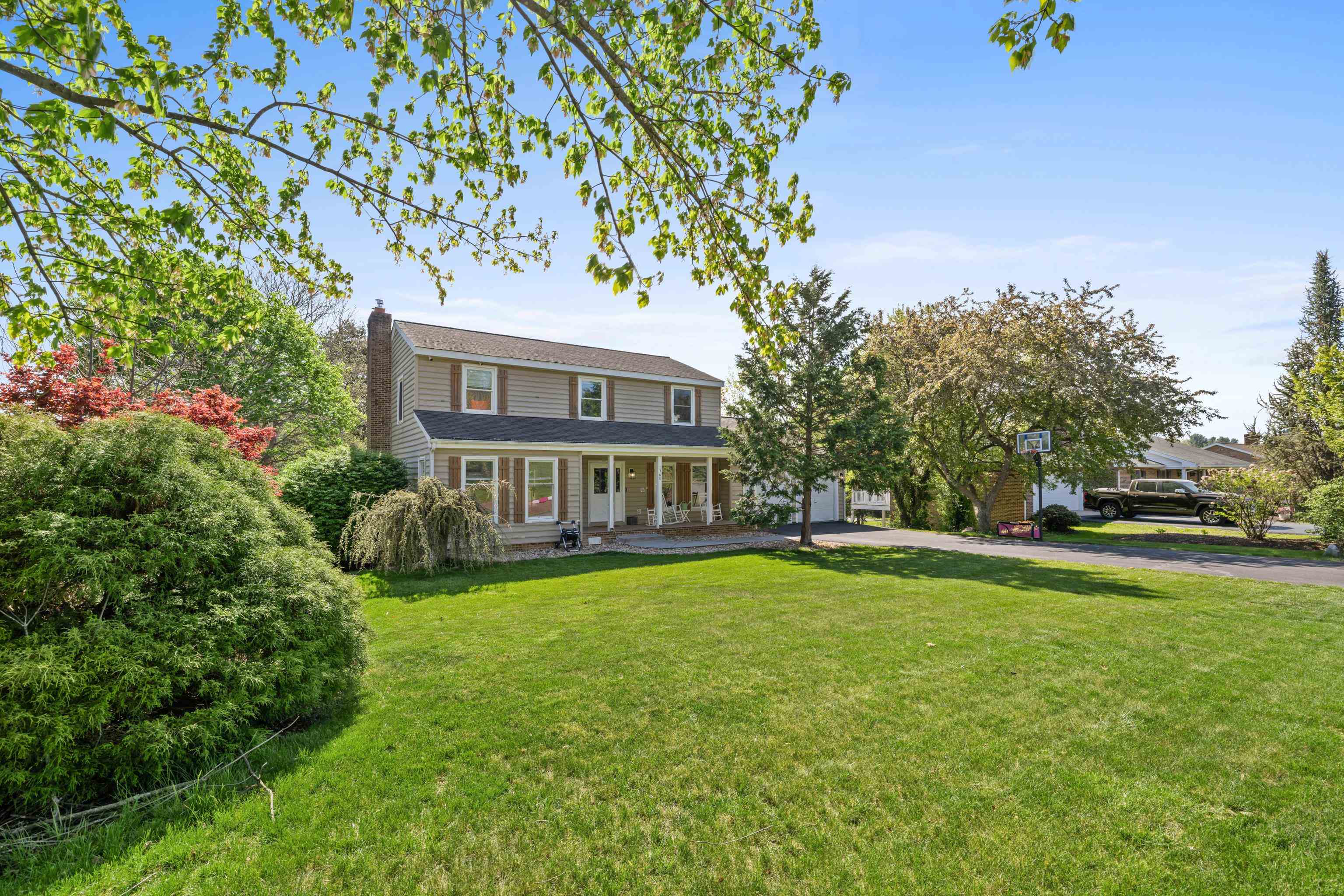 1368 BLUEWATER RD