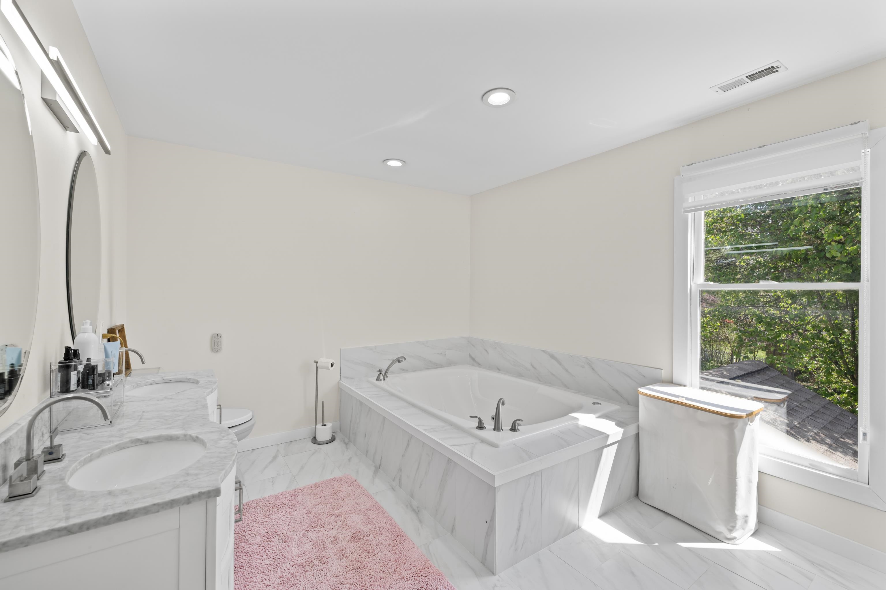 1368 BLUEWATER RD