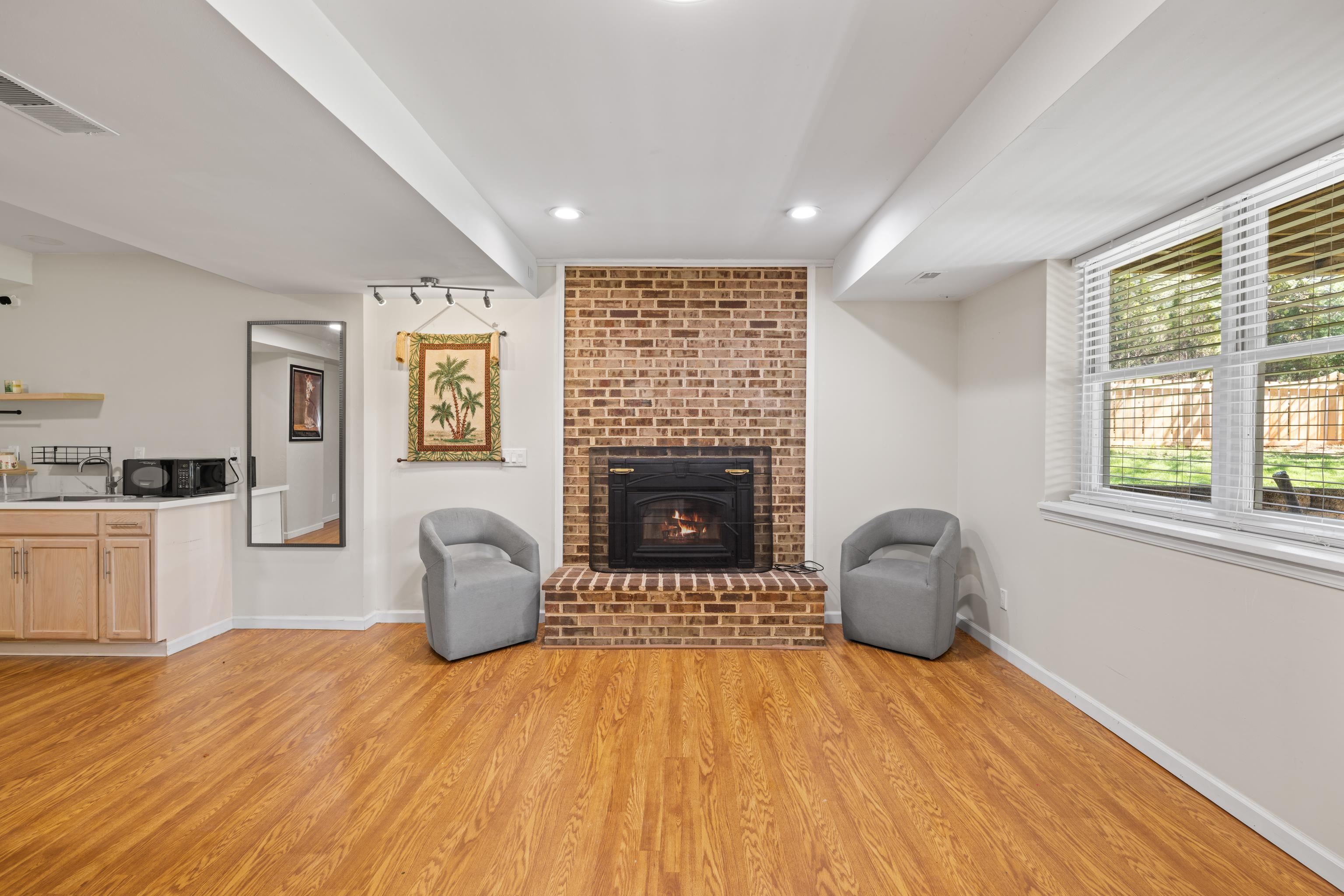 1368 BLUEWATER RD