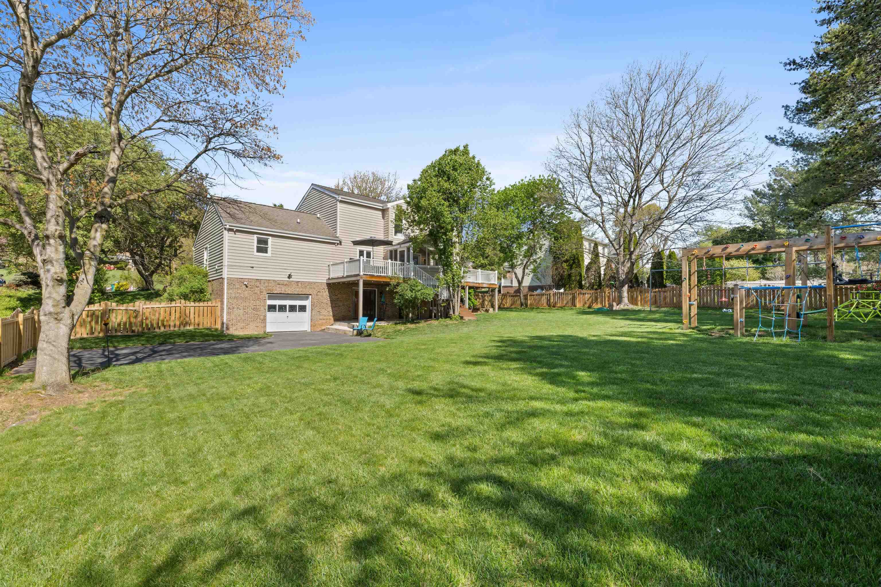 1368 BLUEWATER RD