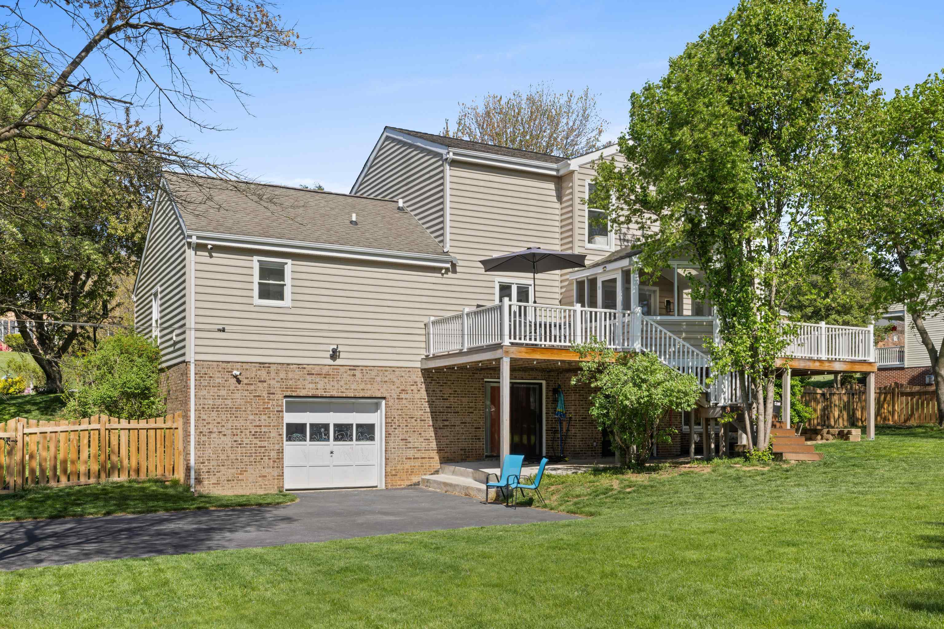 1368 BLUEWATER RD