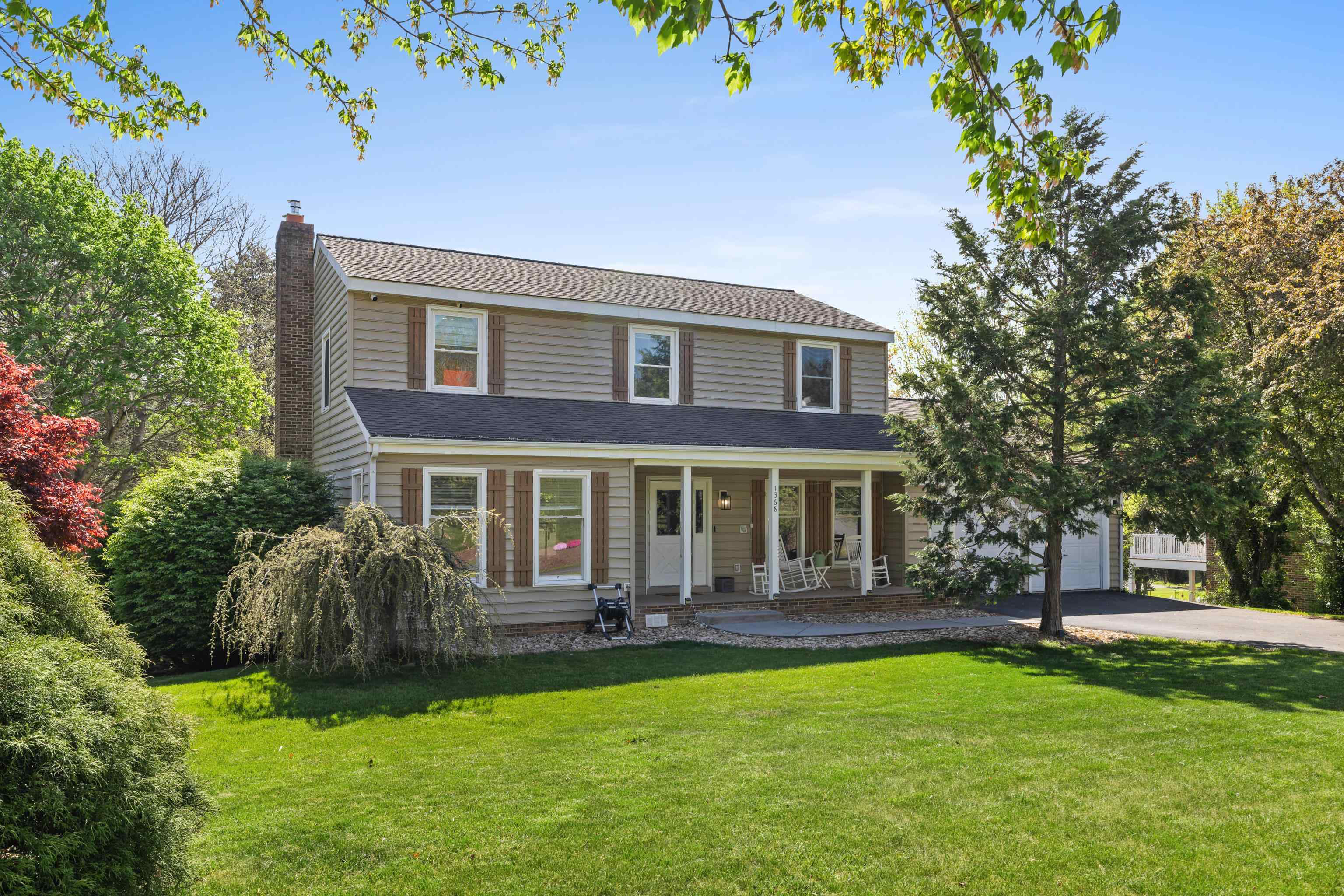 1368 BLUEWATER RD