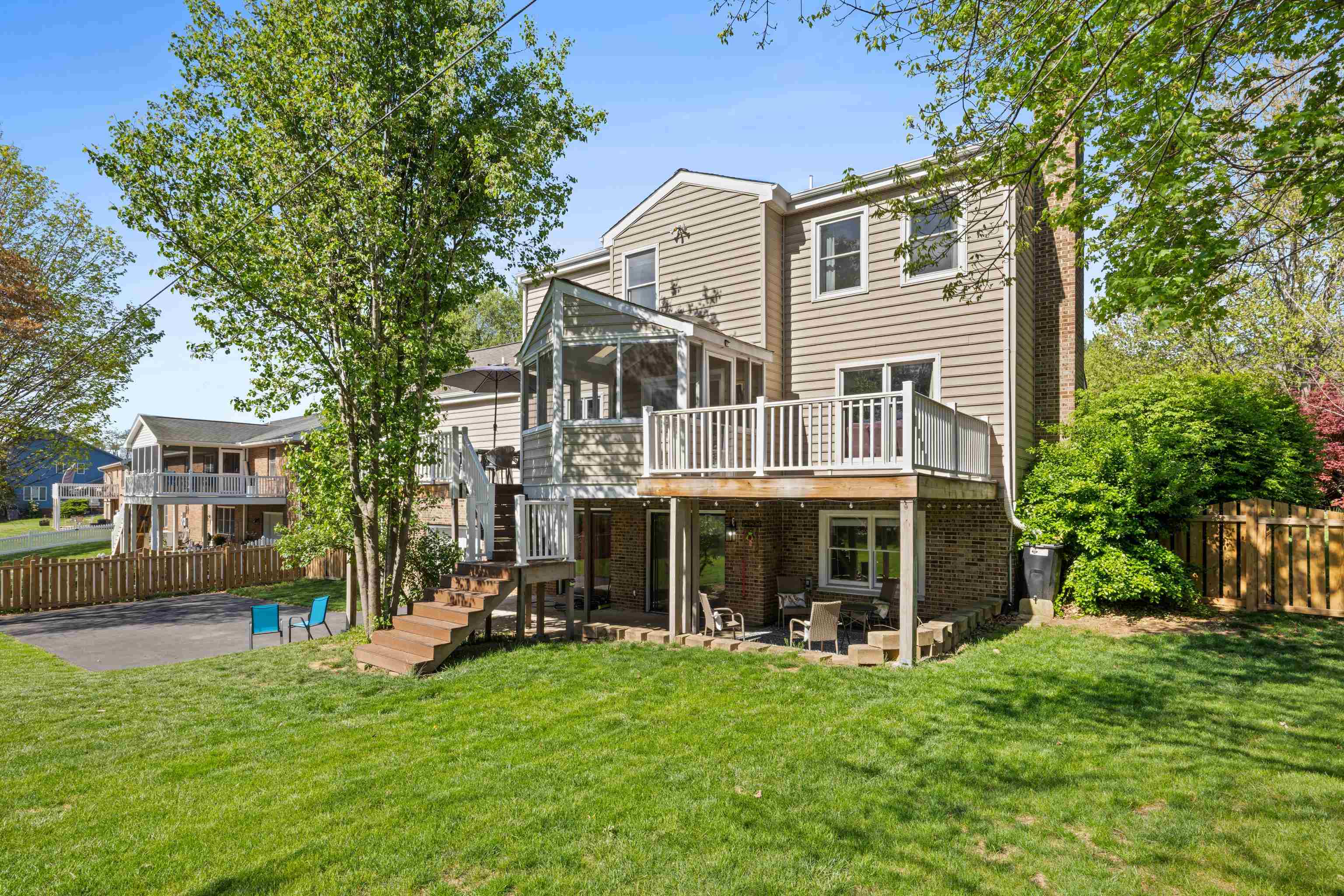 1368 BLUEWATER RD