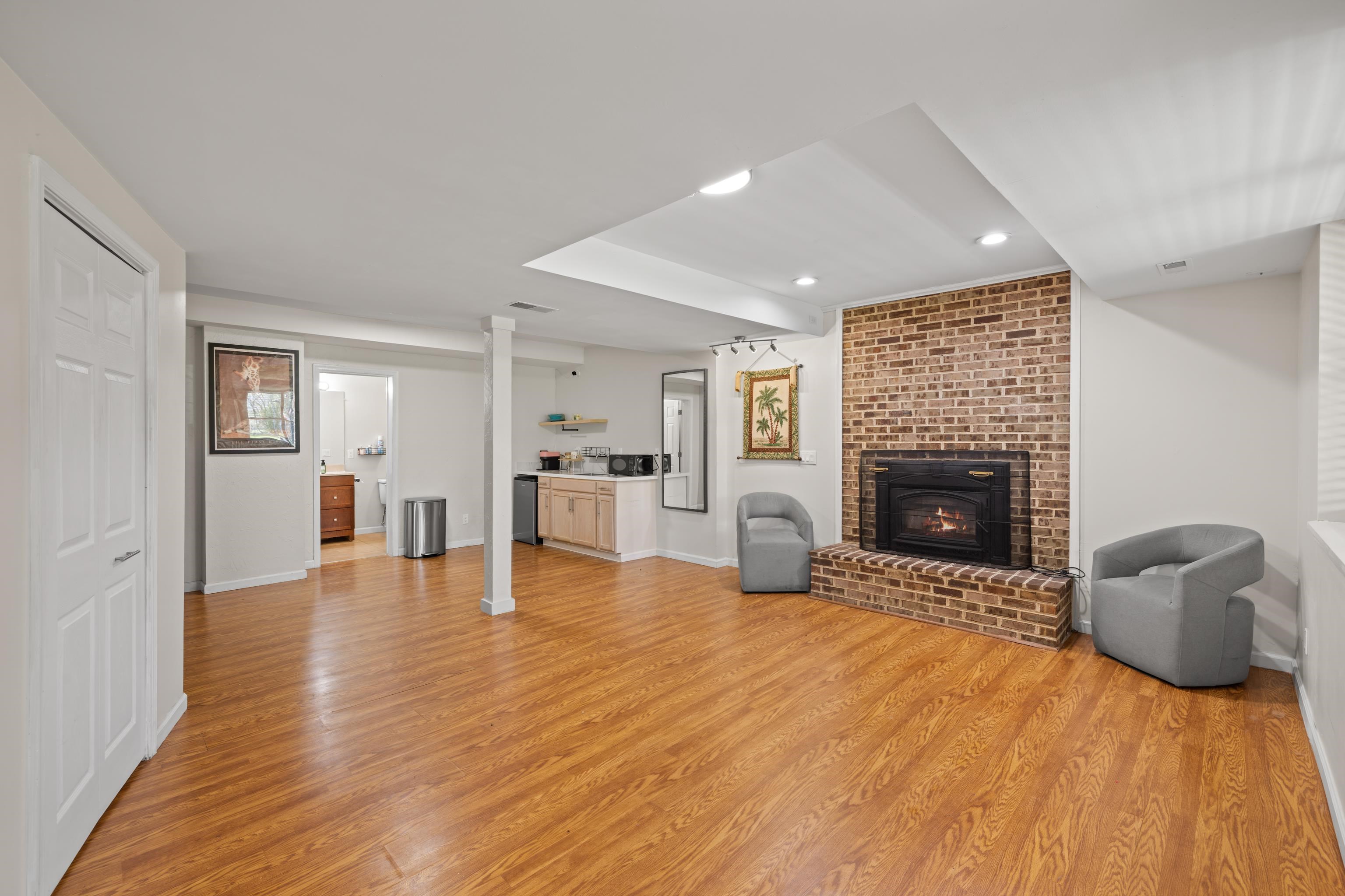 1368 BLUEWATER RD