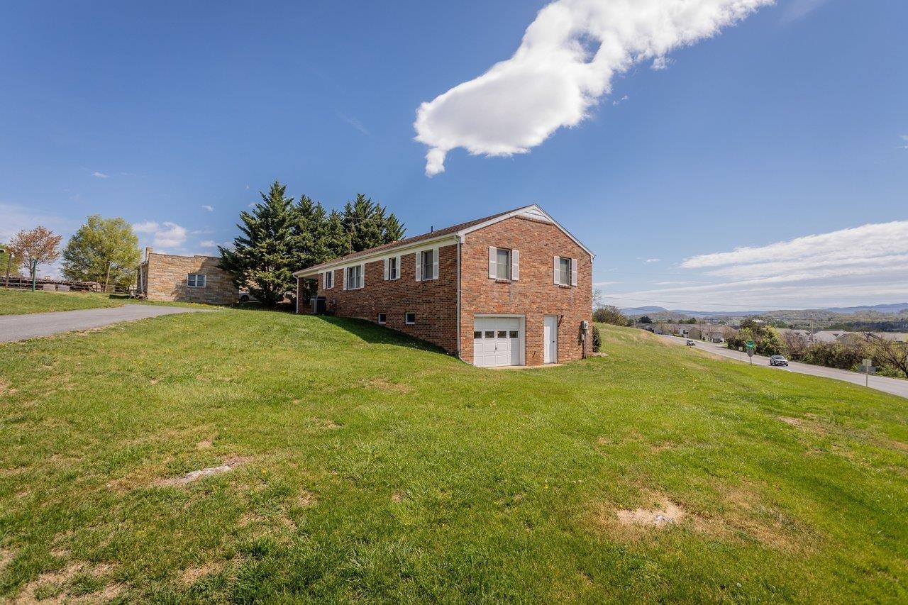 211 PEAR ST