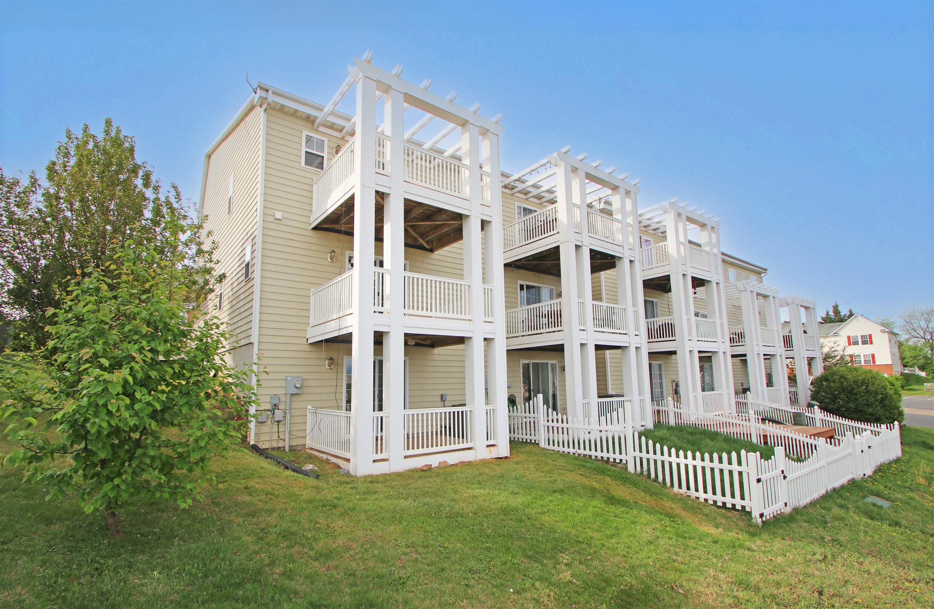 1218 OLD RICHMOND CIR