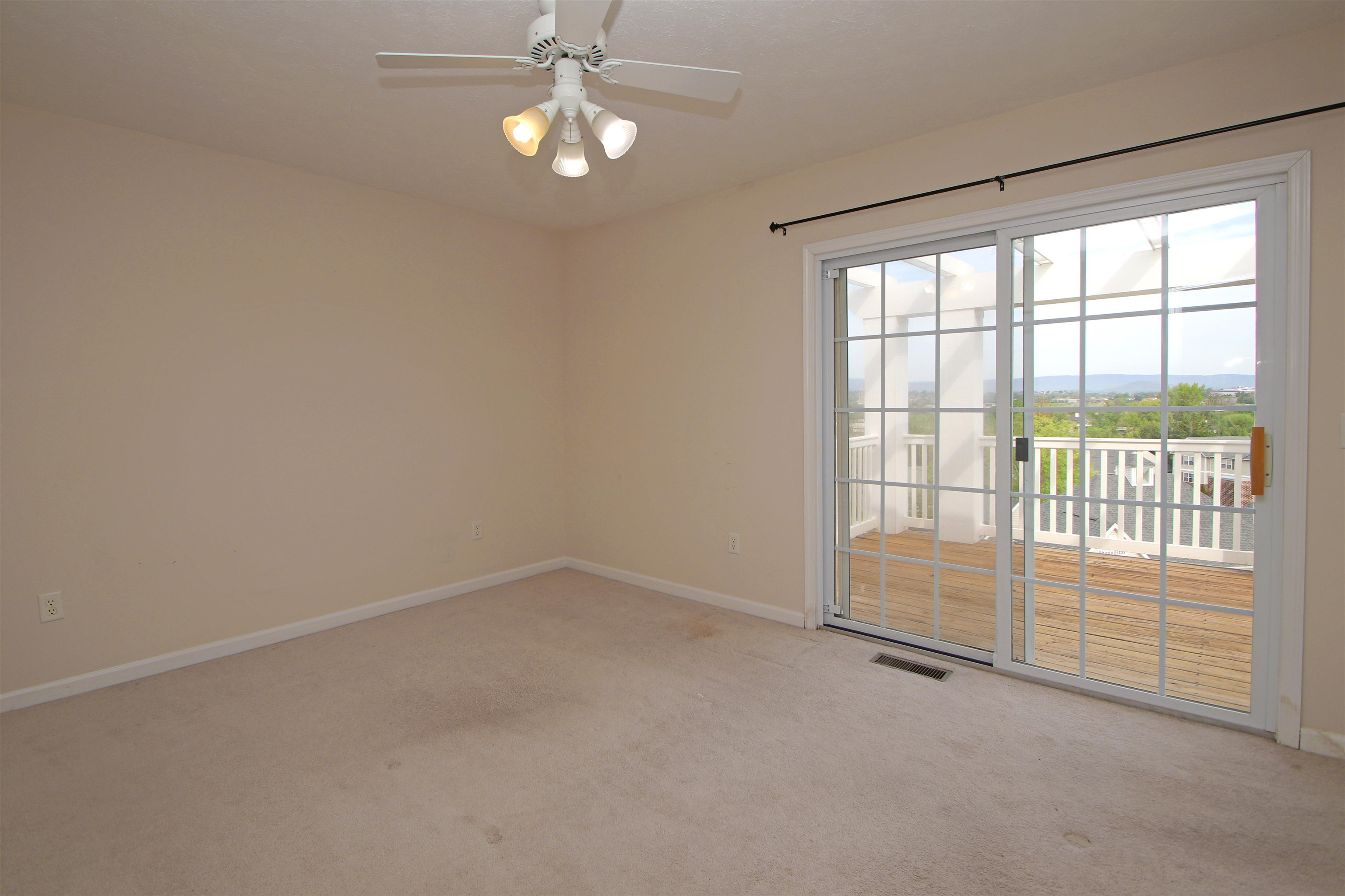 1218 OLD RICHMOND CIR