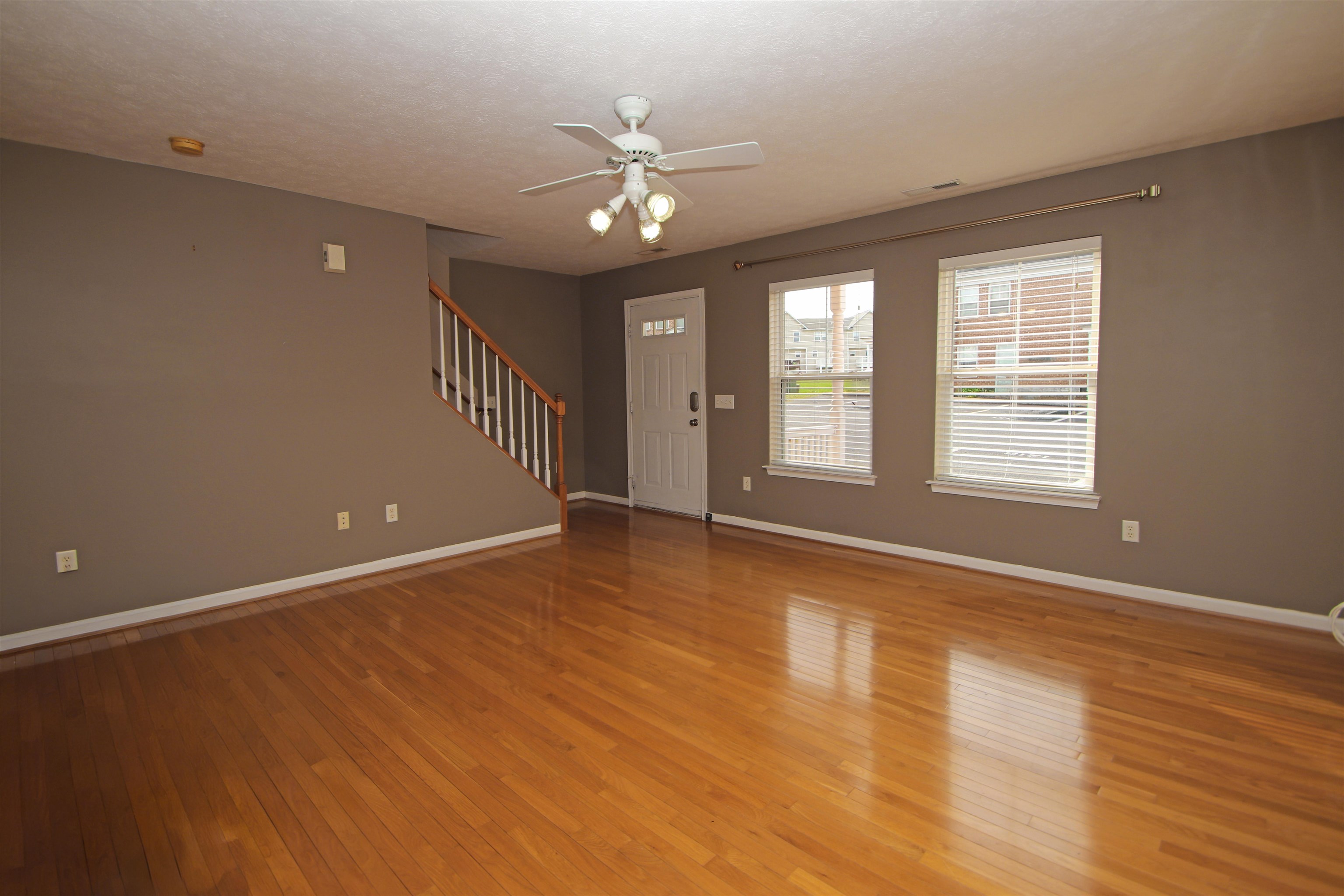 1218 OLD RICHMOND CIR