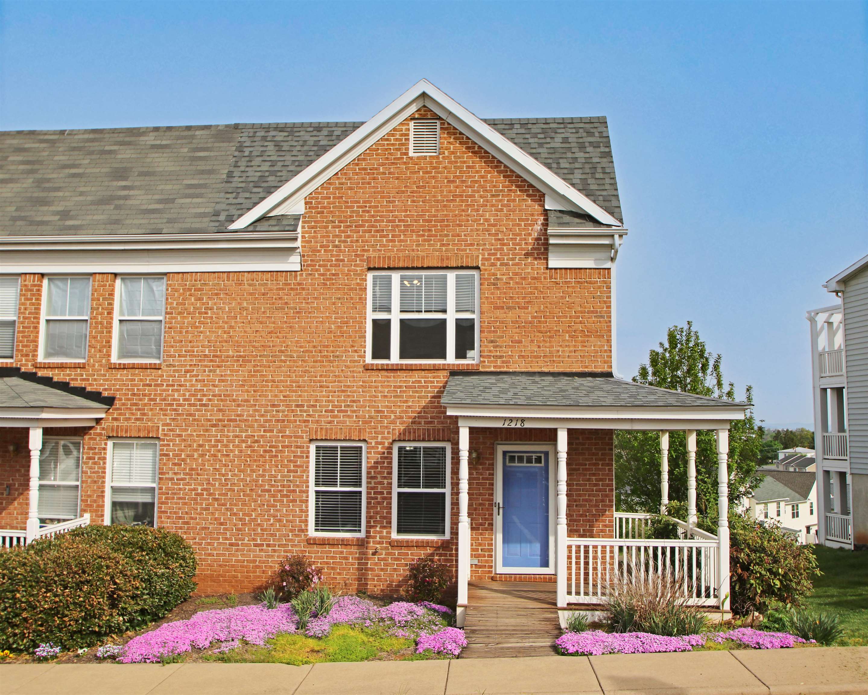 1218 OLD RICHMOND CIR