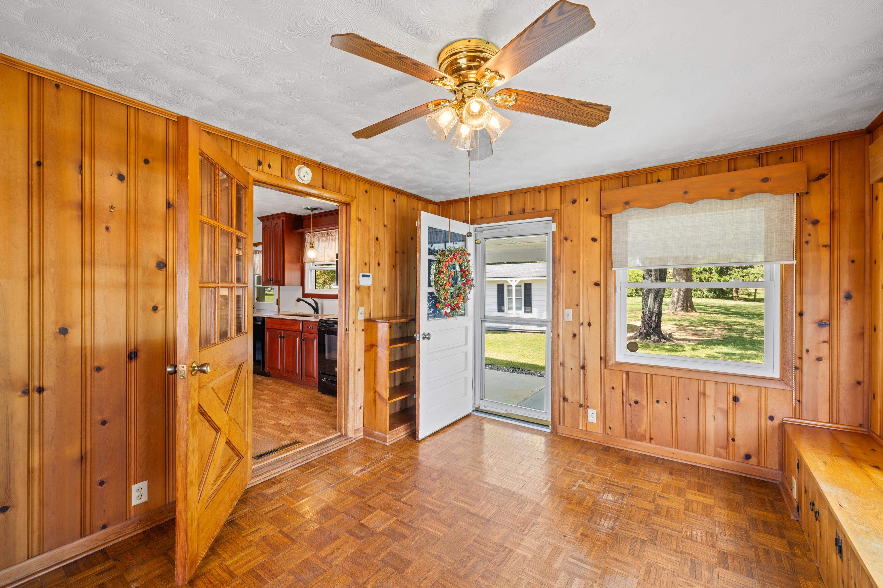 1070 HARMAN RD