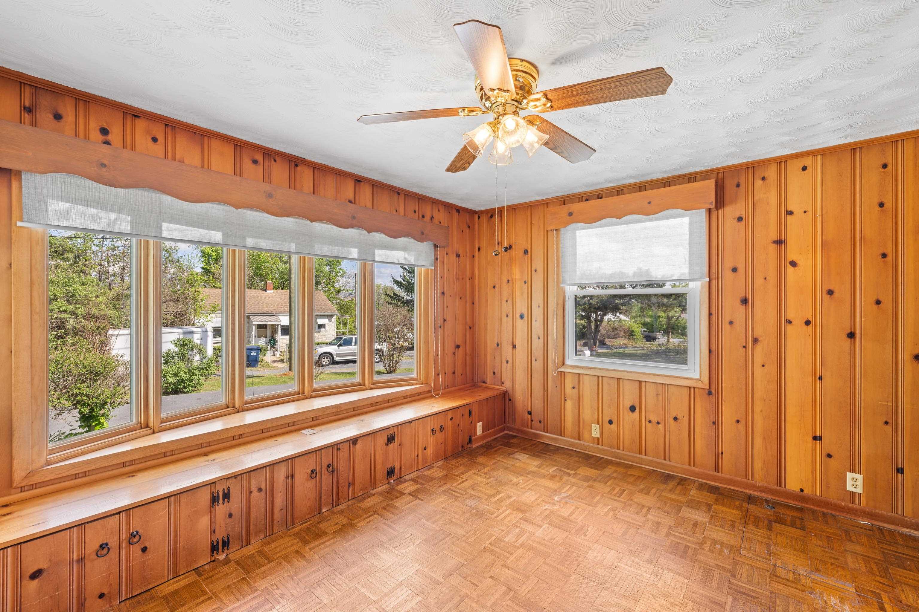 1070 HARMAN RD