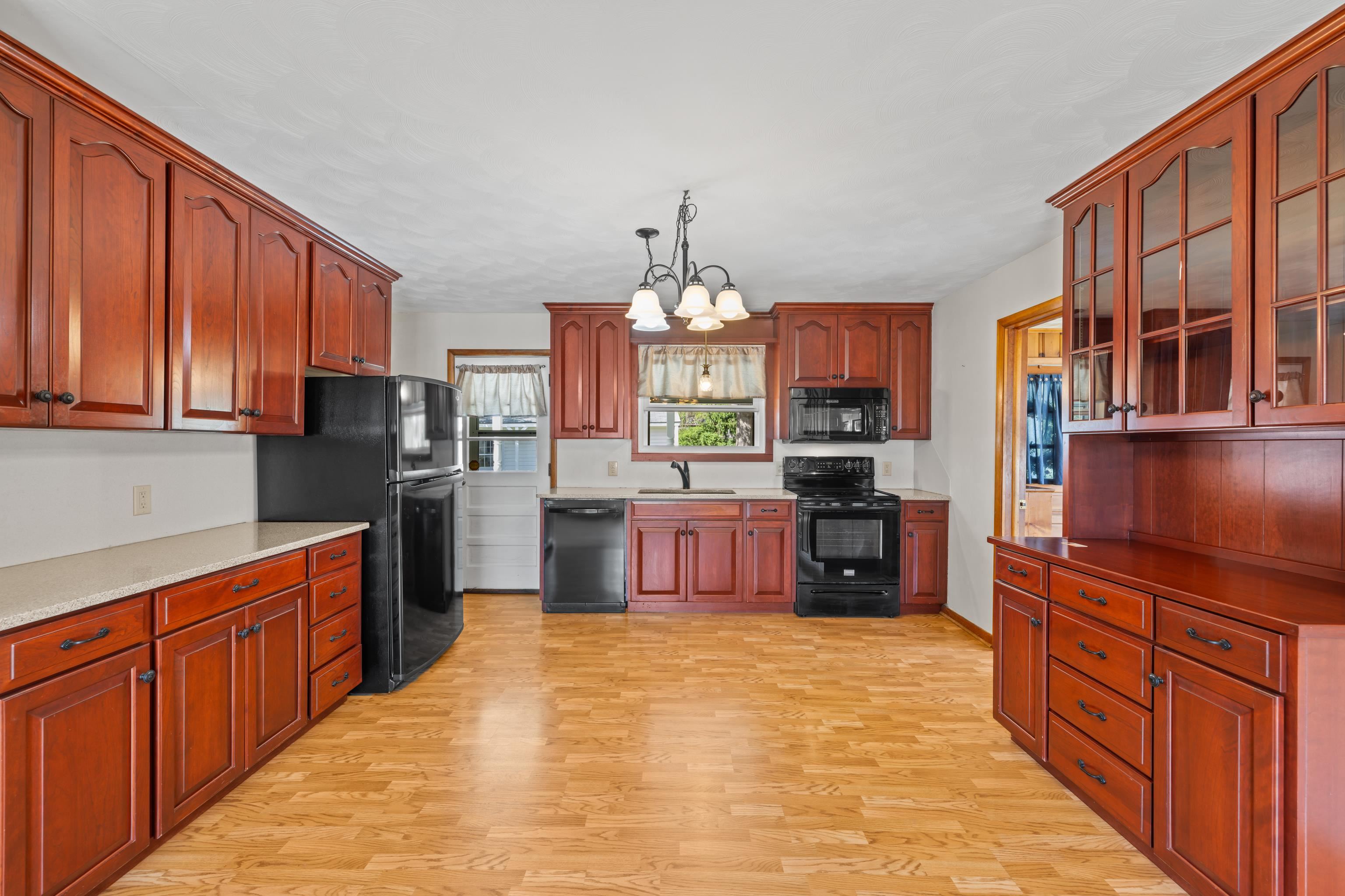 1070 HARMAN RD