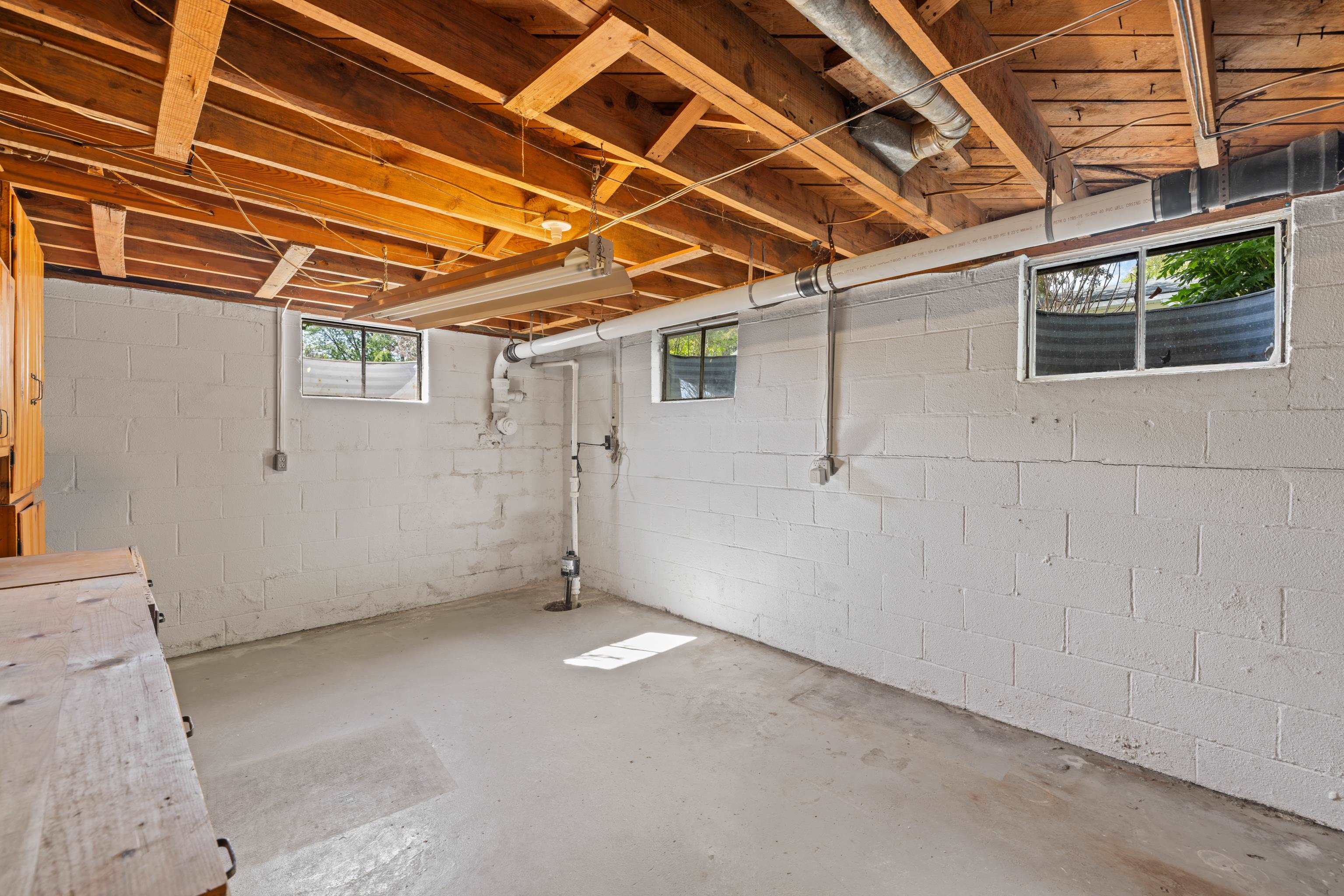 1070 HARMAN RD