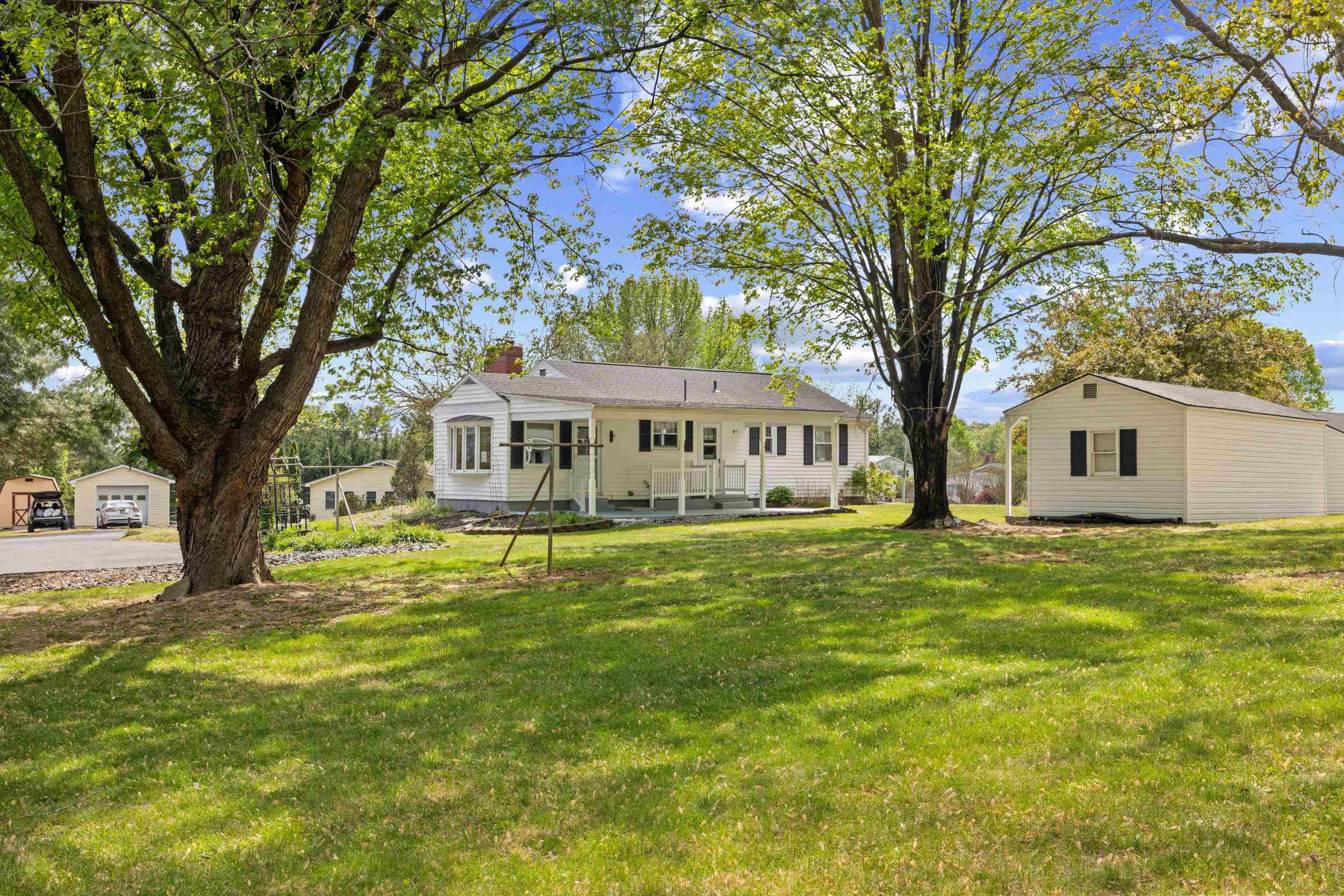 1070 HARMAN RD