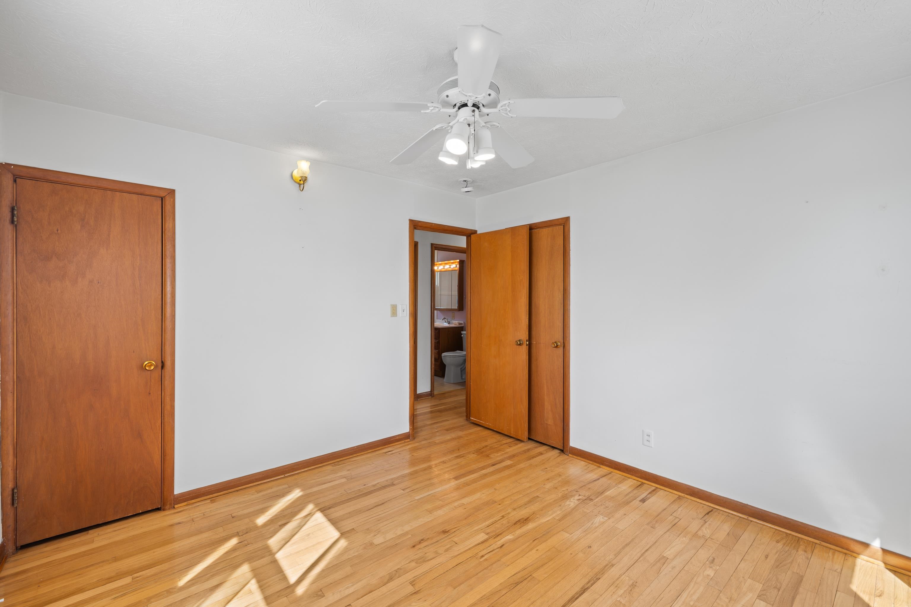 1070 HARMAN RD