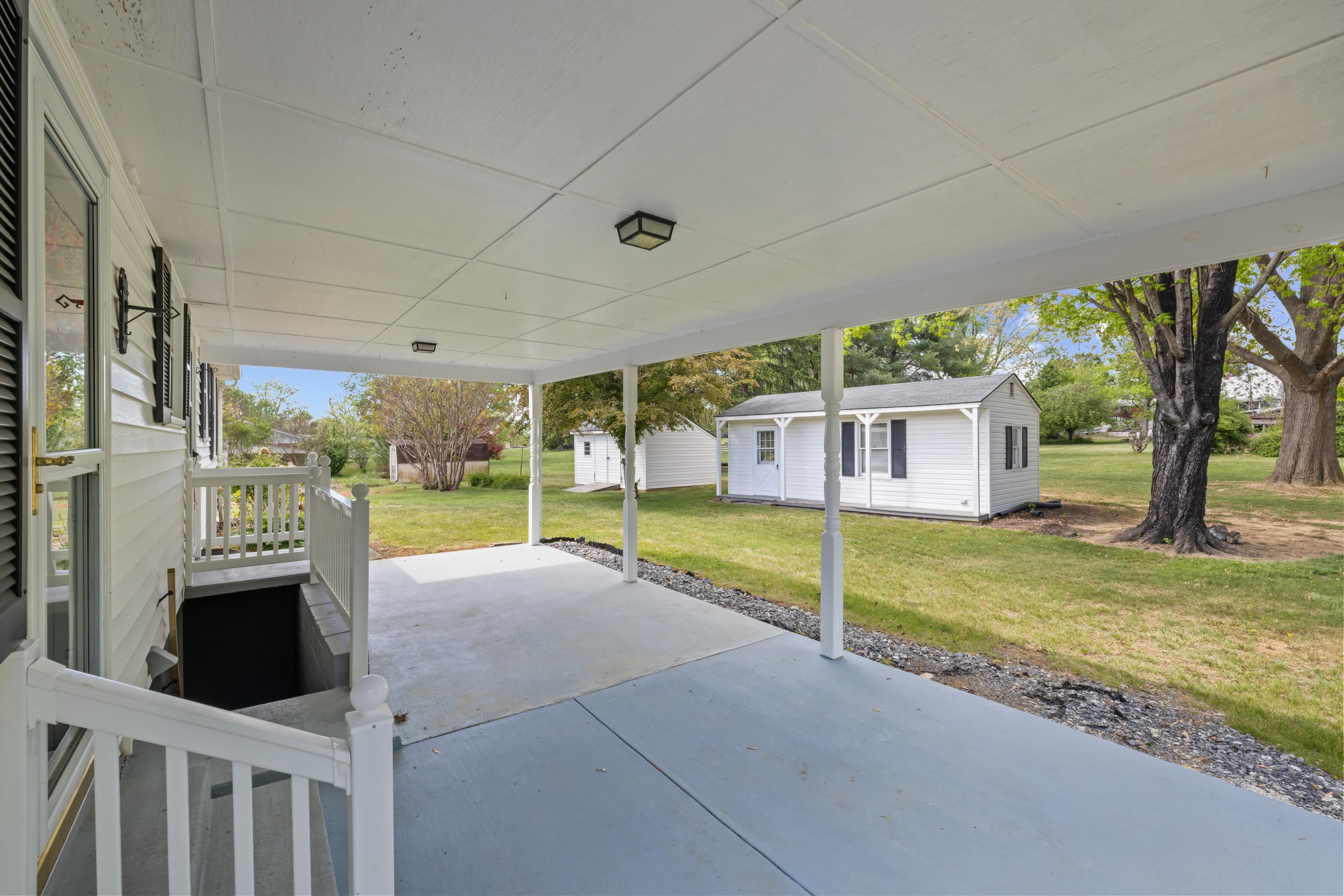 1070 HARMAN RD