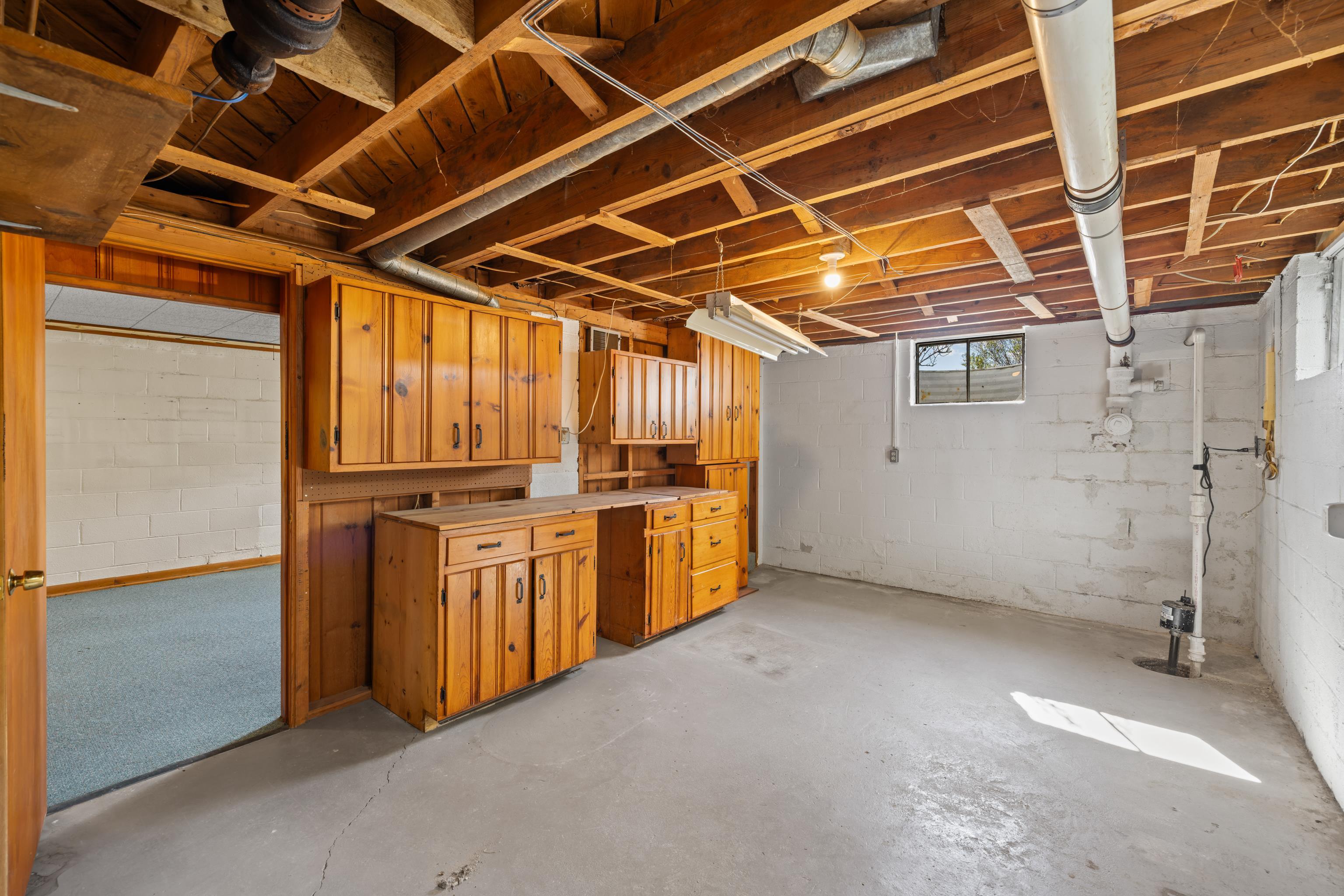 1070 HARMAN RD