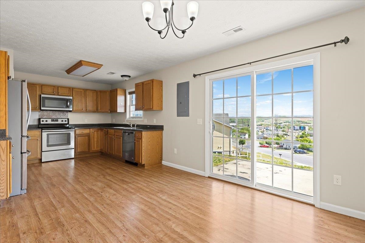 3265 HEBRON CT