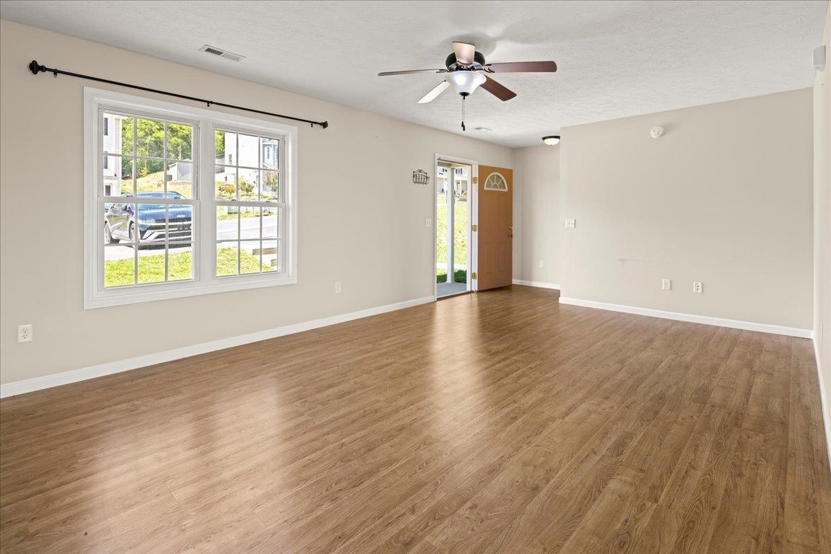 3265 HEBRON CT