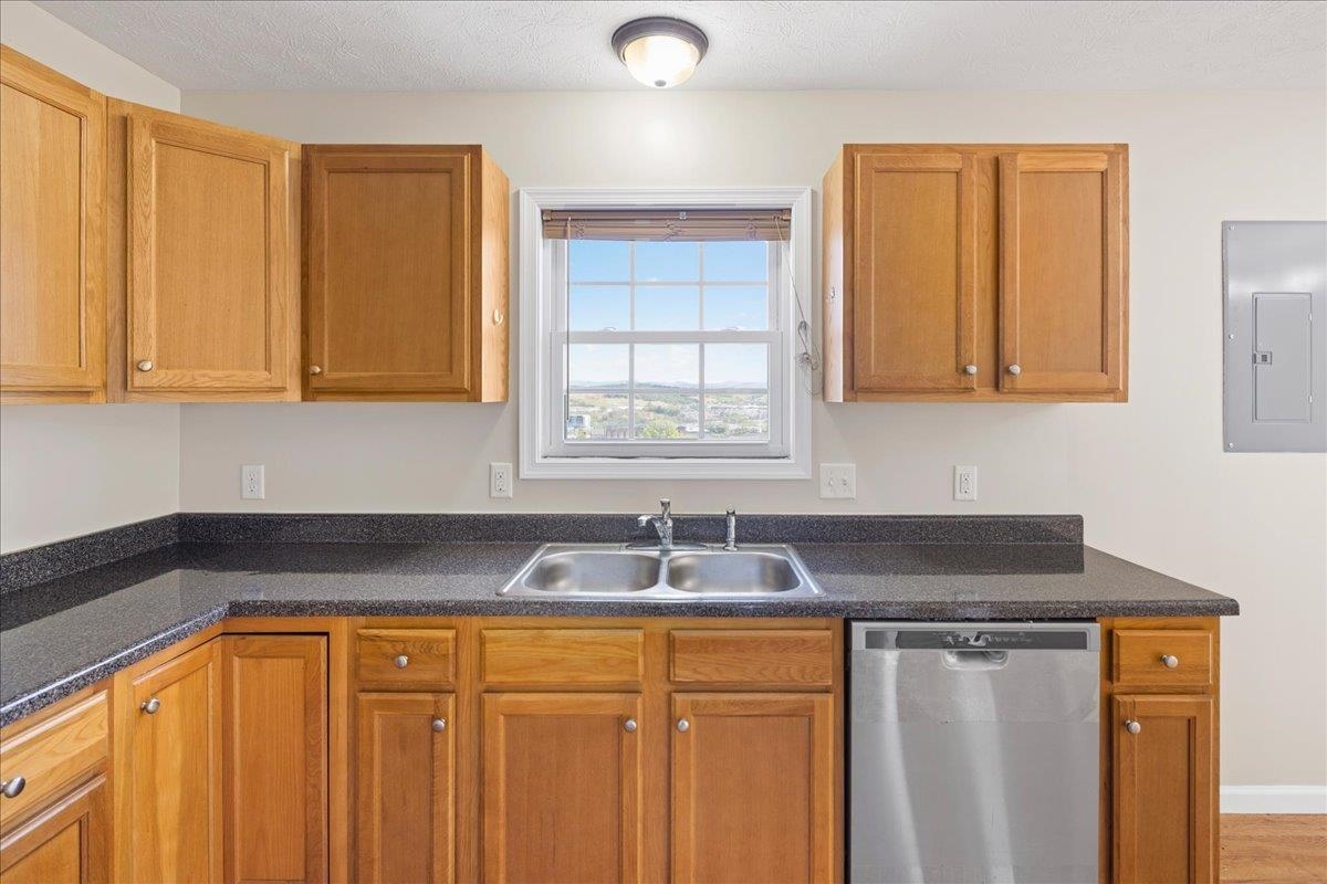 3265 HEBRON CT