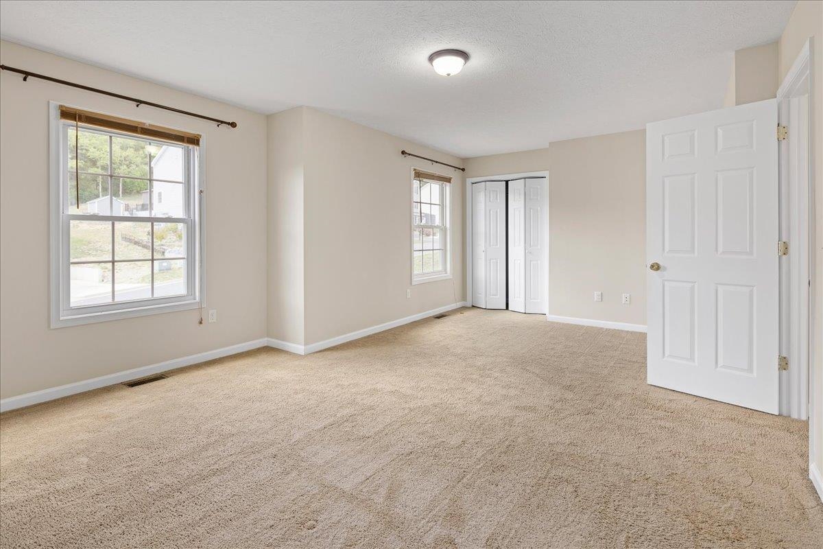 3265 HEBRON CT