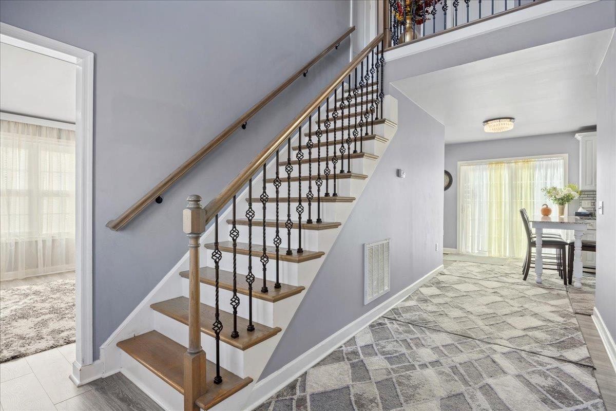 241 SUFFOLK DR