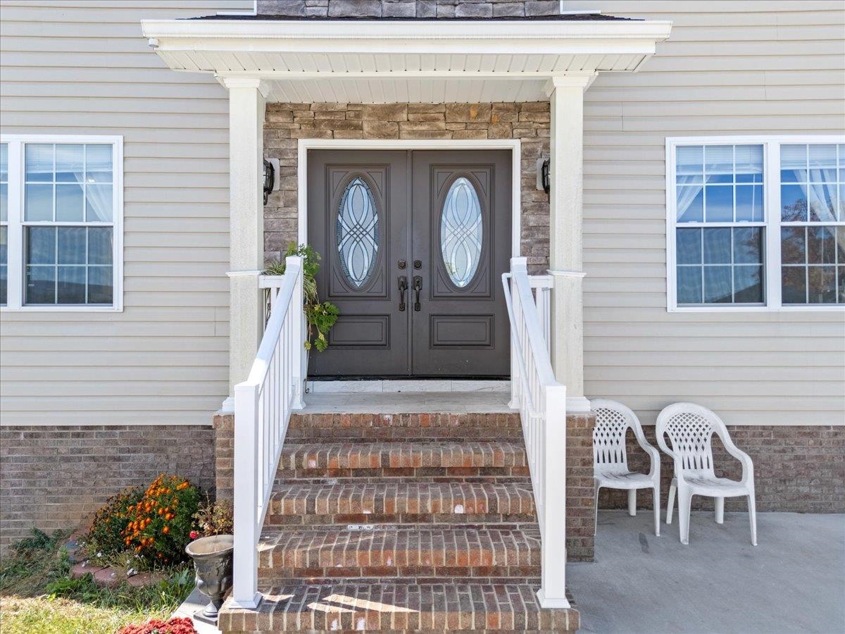 241 SUFFOLK DR