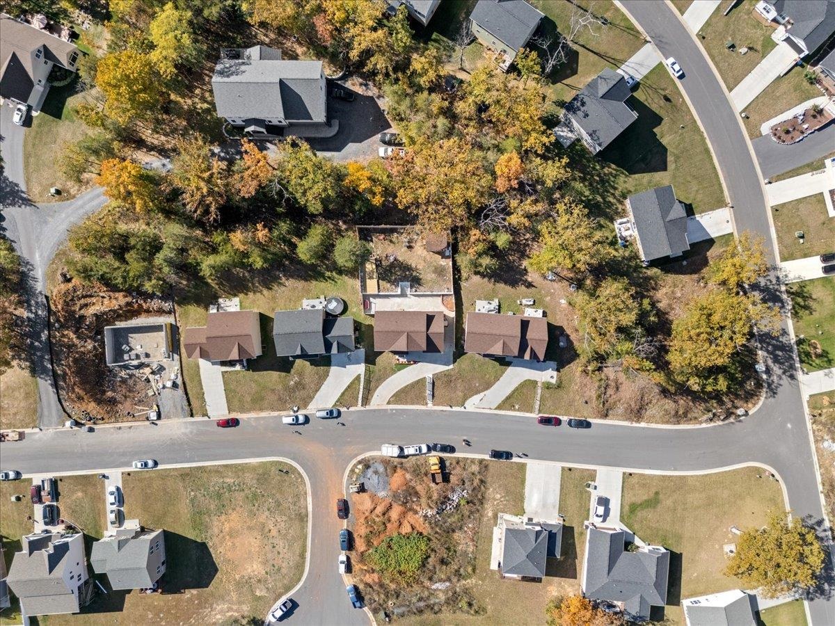 241 SUFFOLK DR