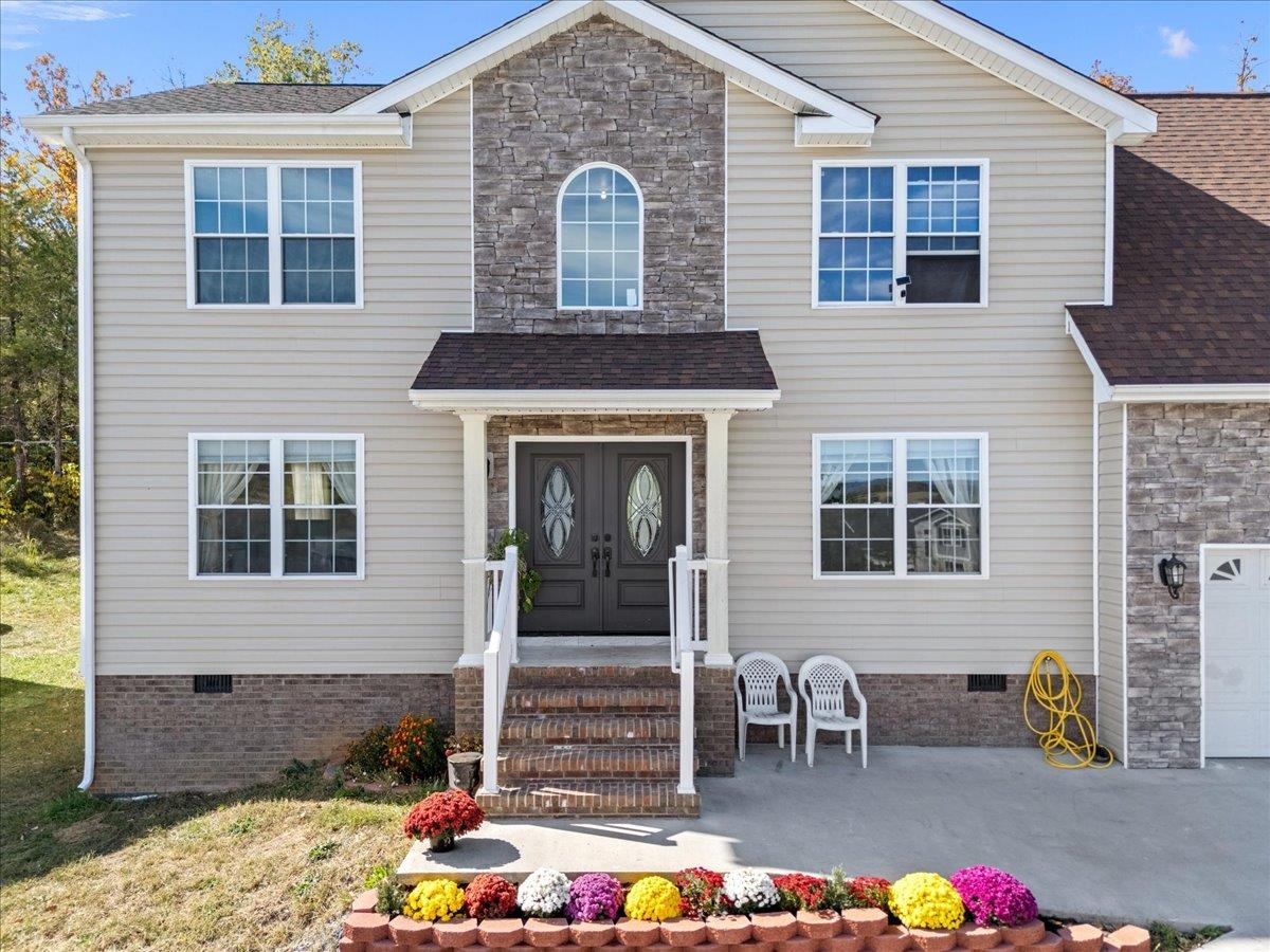 241 SUFFOLK DR