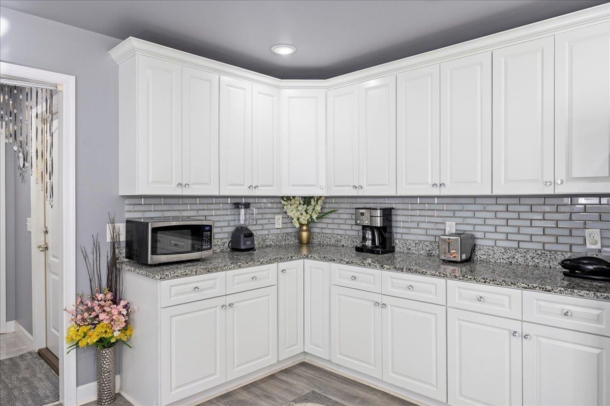 241 SUFFOLK DR
