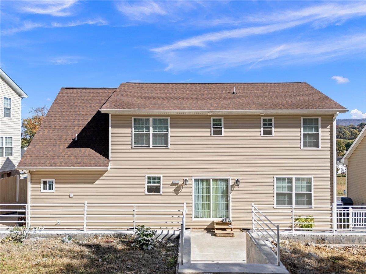 241 SUFFOLK DR