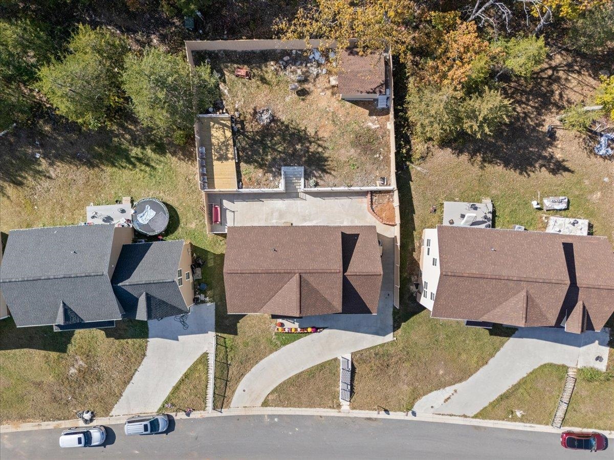 241 SUFFOLK DR