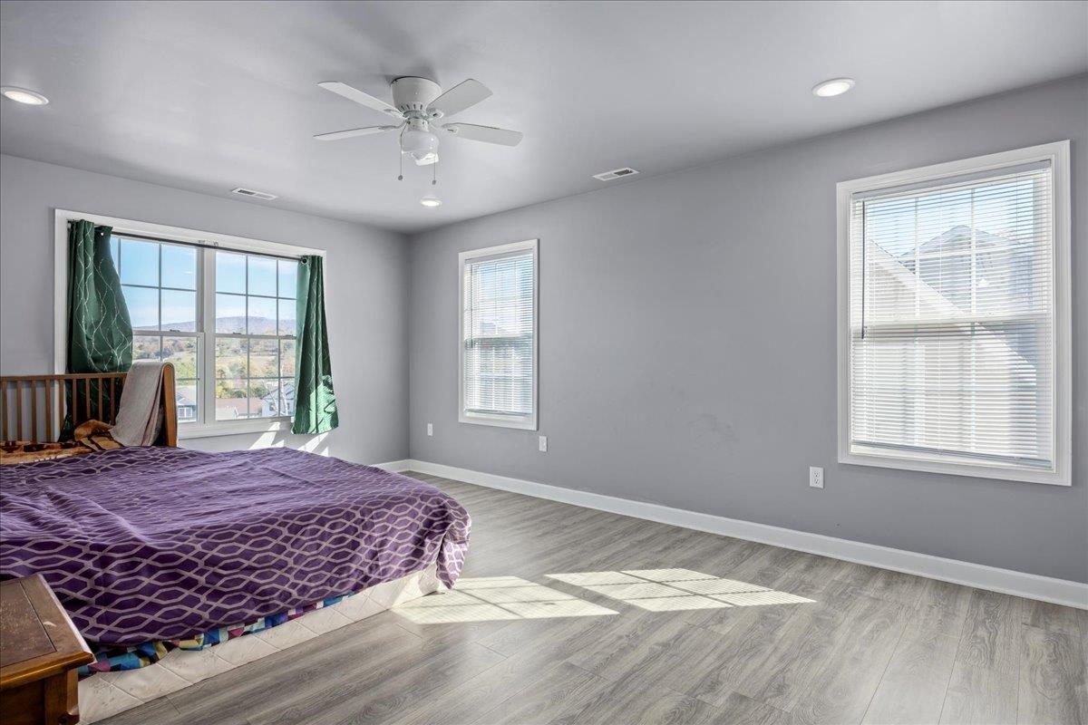 241 SUFFOLK DR
