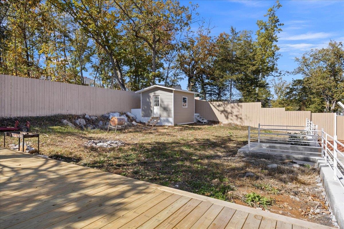 241 SUFFOLK DR